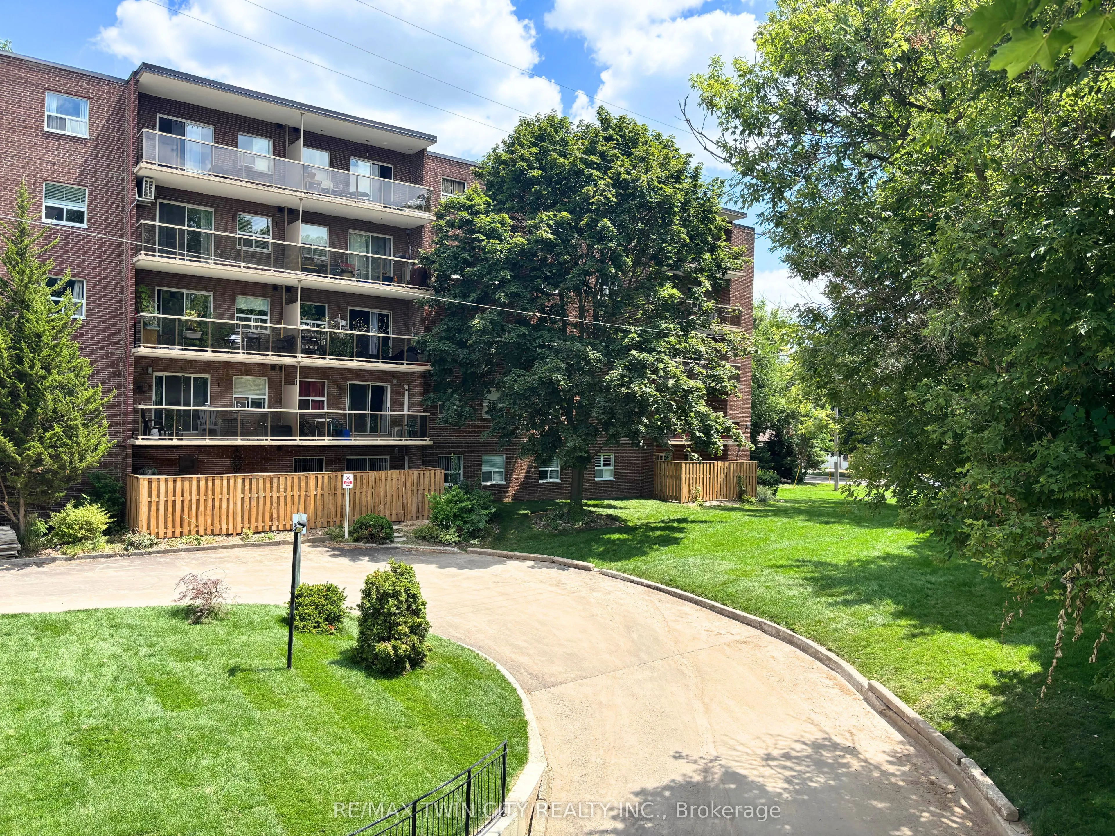 793 Colborne Street, #207