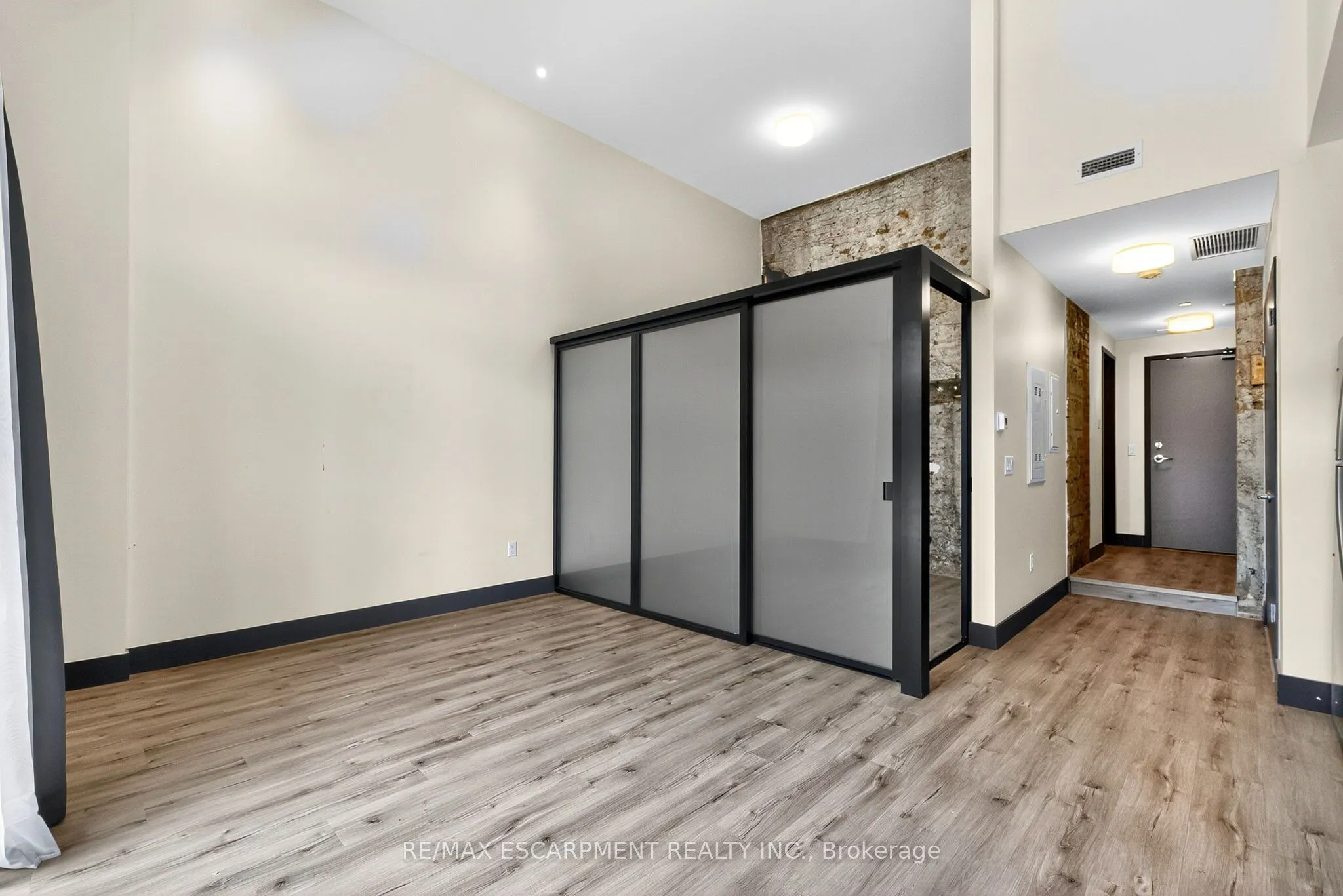 121 King Street E, #104