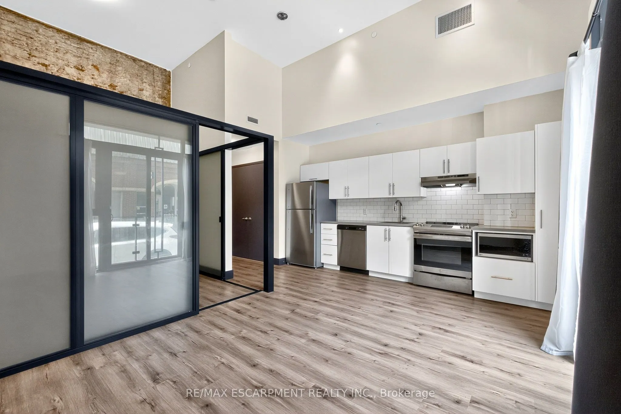 121 King Street E, #104