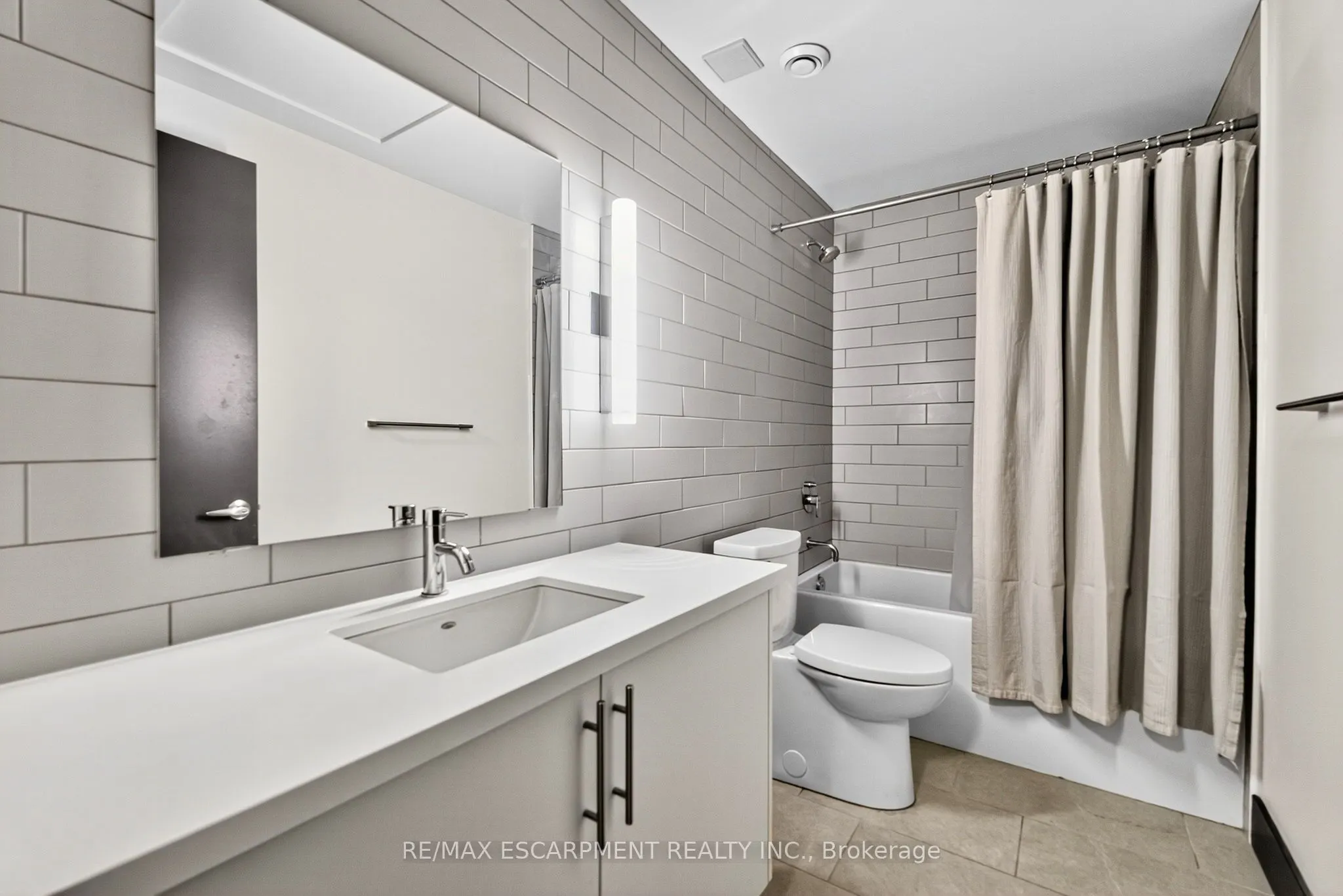 121 King Street E, #104