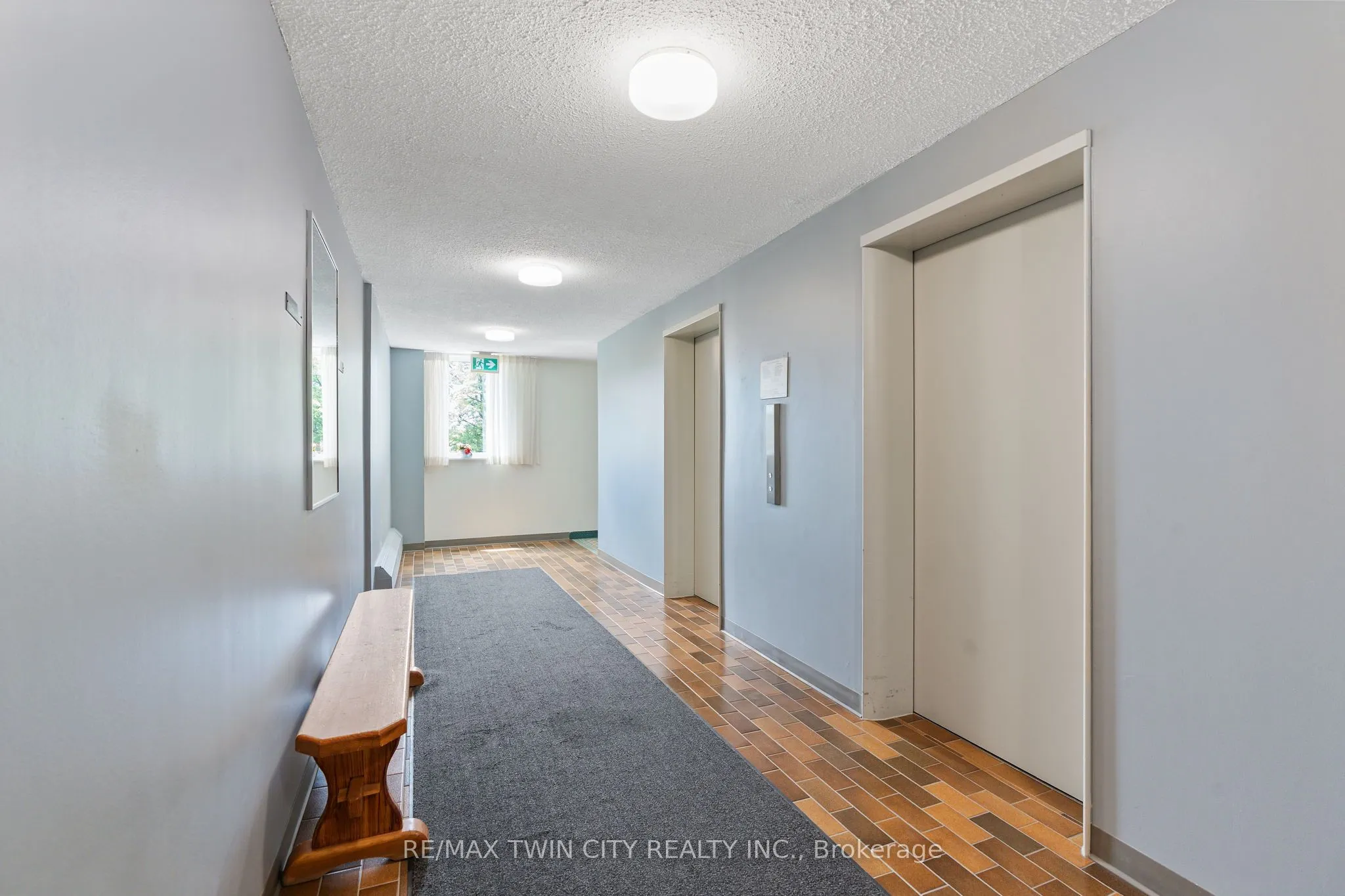 225 HARVARD Place Avenue E, #611