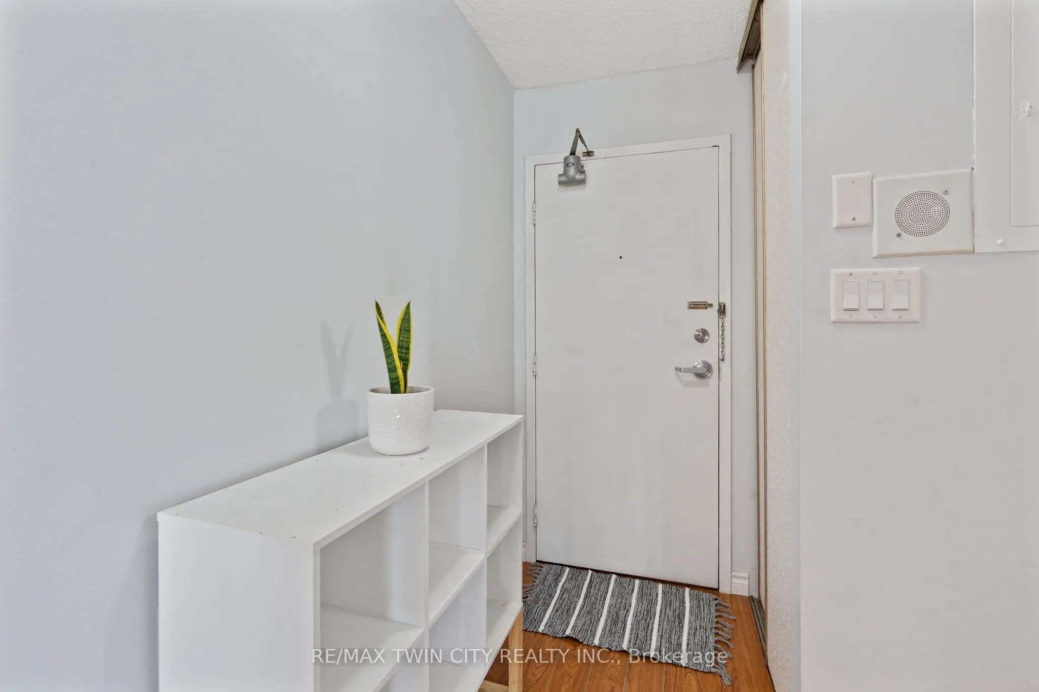 225 HARVARD Place Avenue E, #611