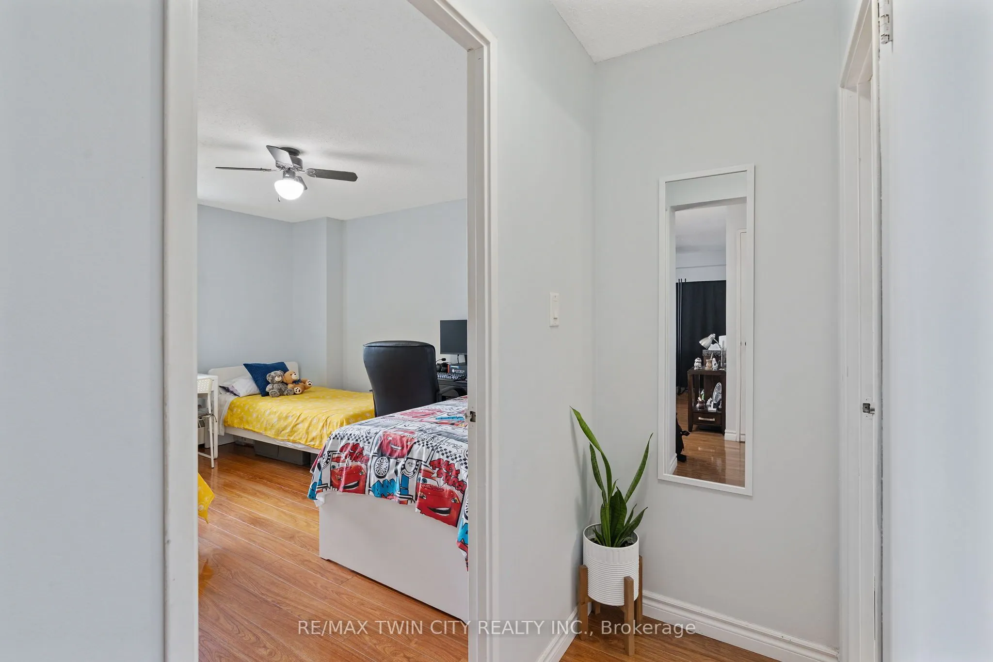 225 HARVARD Place Avenue E, #611