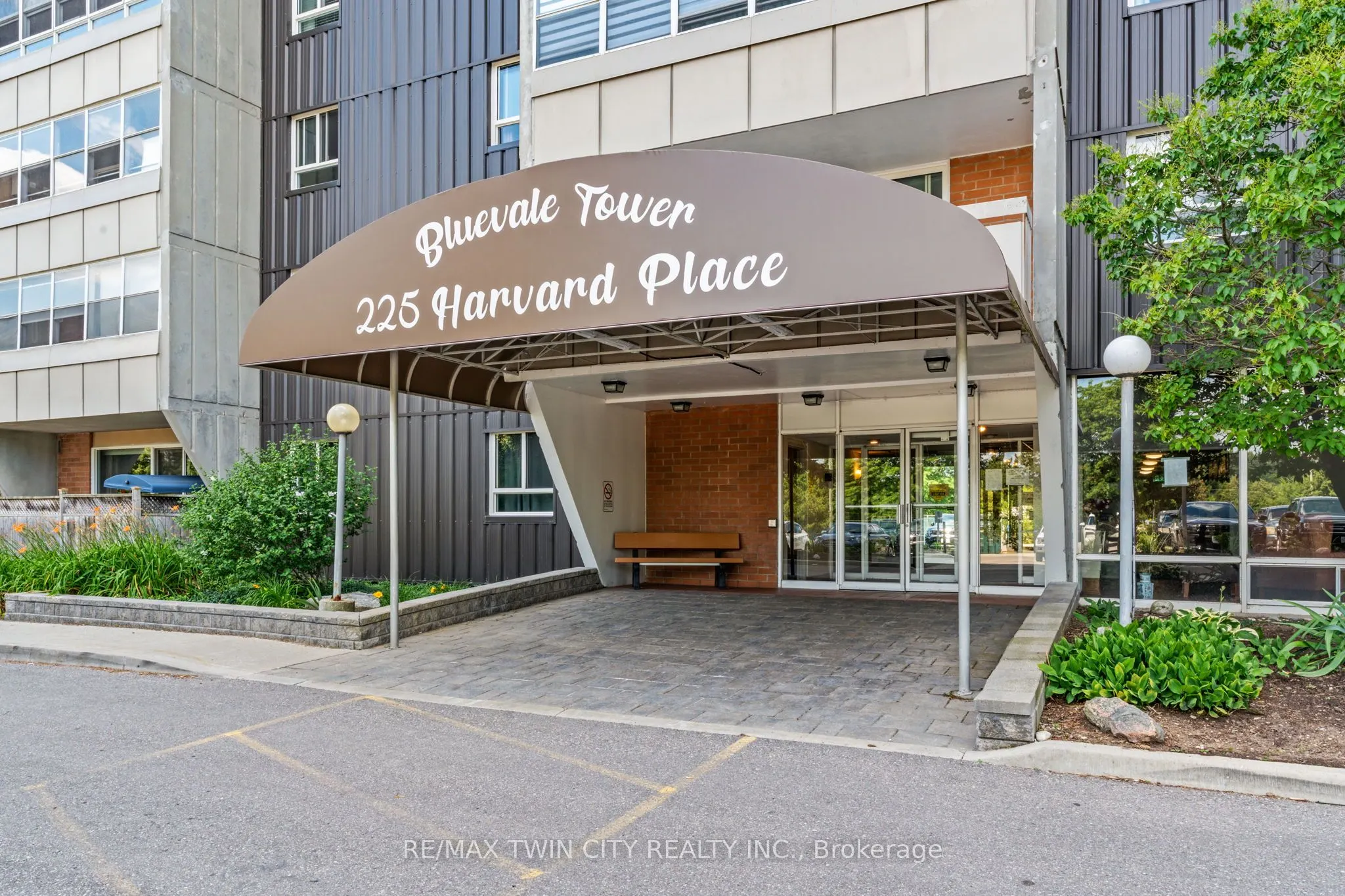 225 HARVARD Place Avenue E, #611