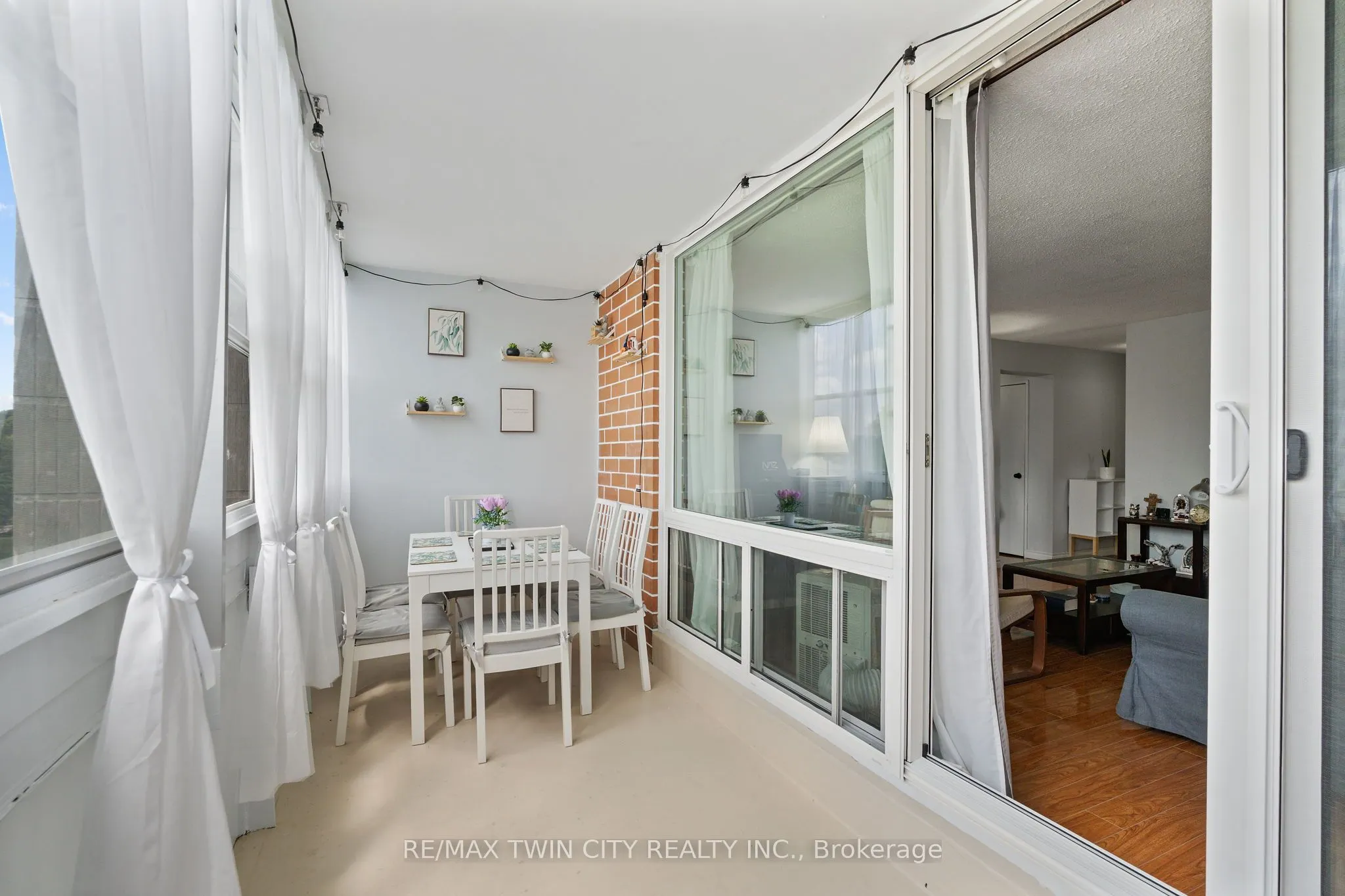 225 HARVARD Place Avenue E, #611