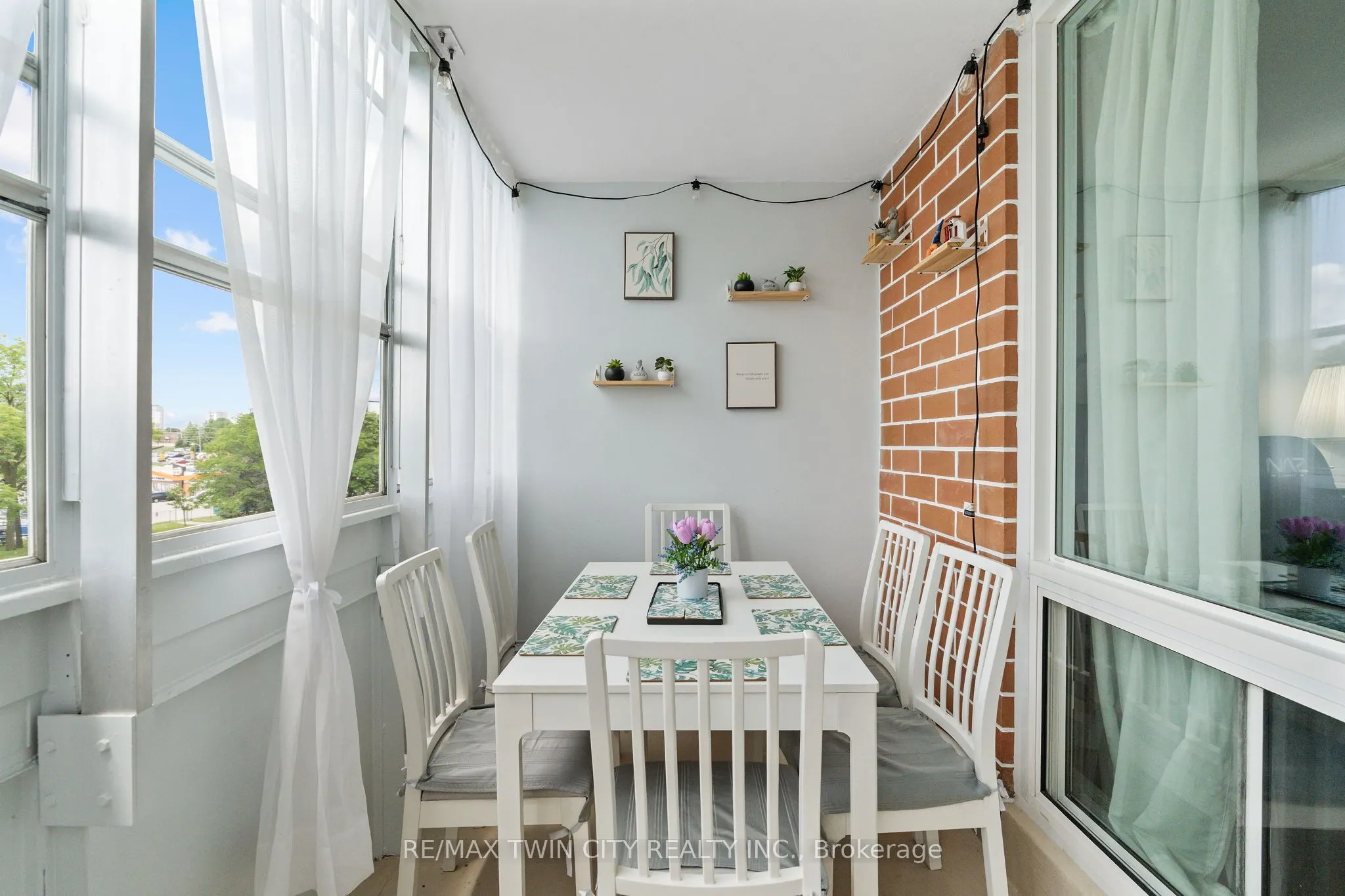 225 HARVARD Place Avenue E, #611