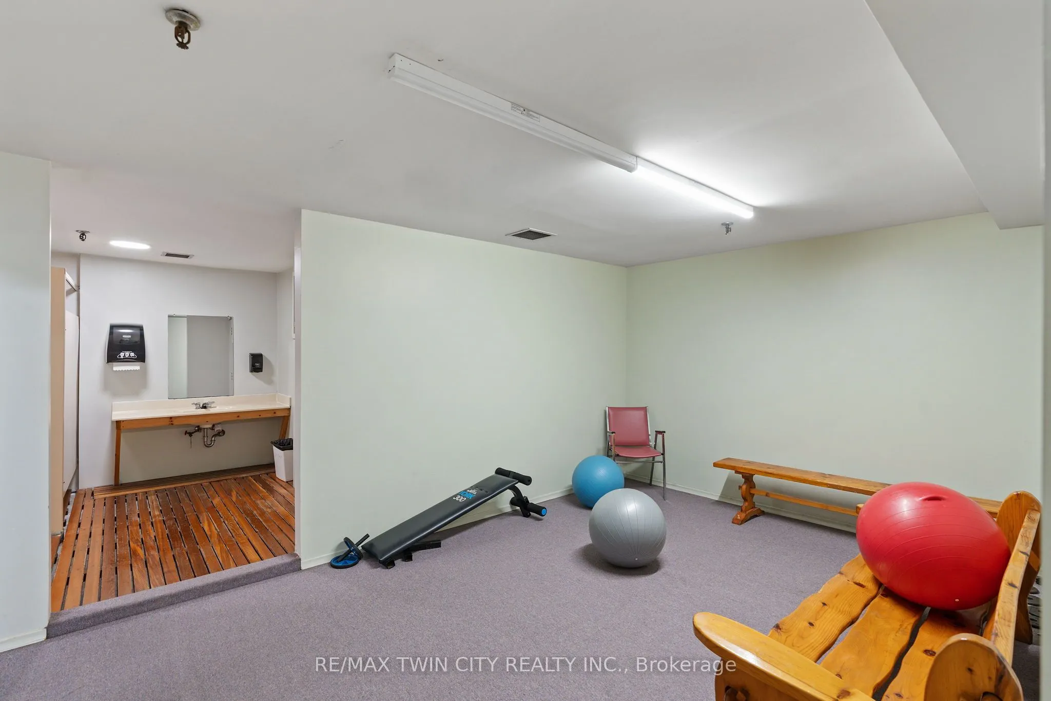 225 HARVARD Place Avenue E, #611