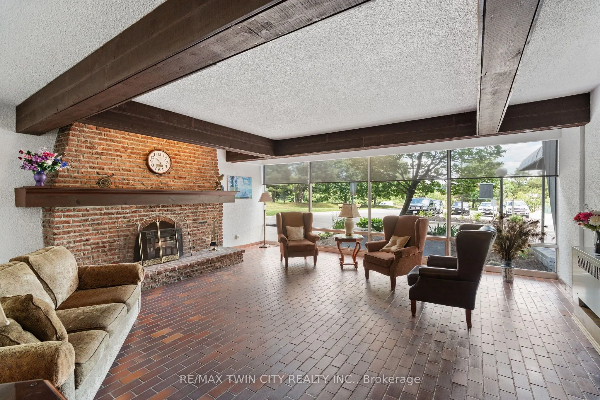 225 HARVARD Place Avenue E, #611