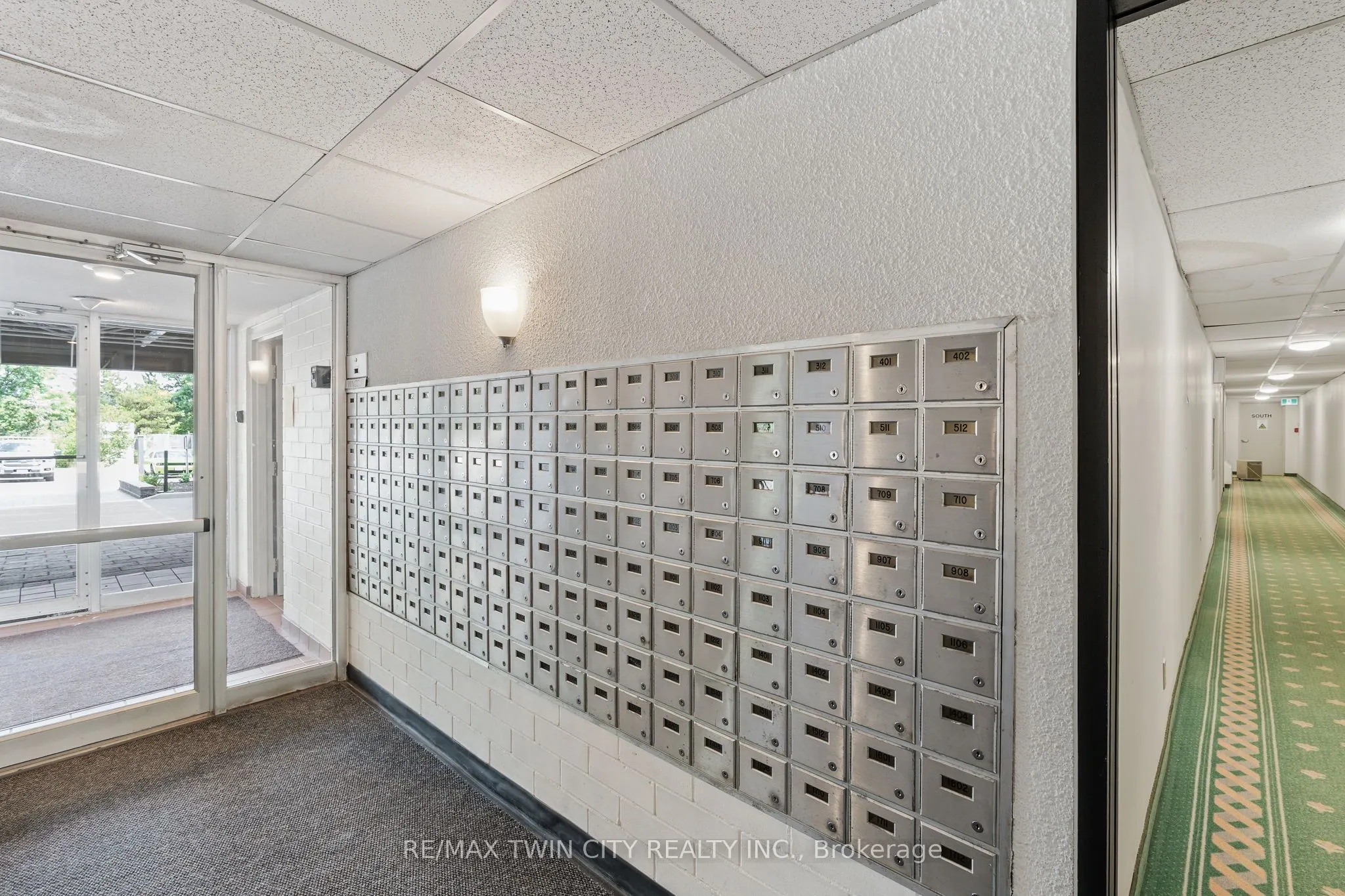 225 HARVARD Place Avenue E, #611