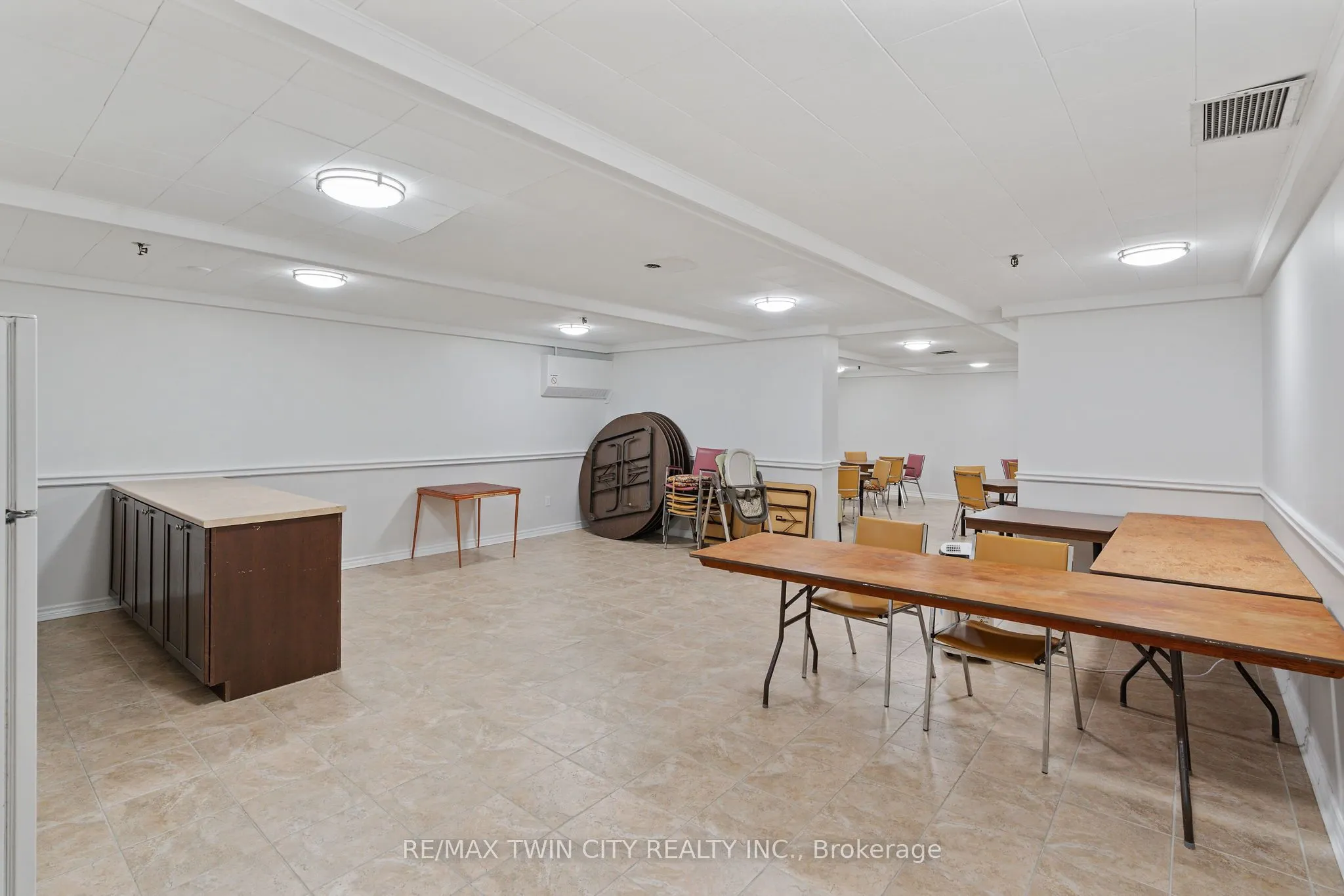 225 HARVARD Place Avenue E, #611