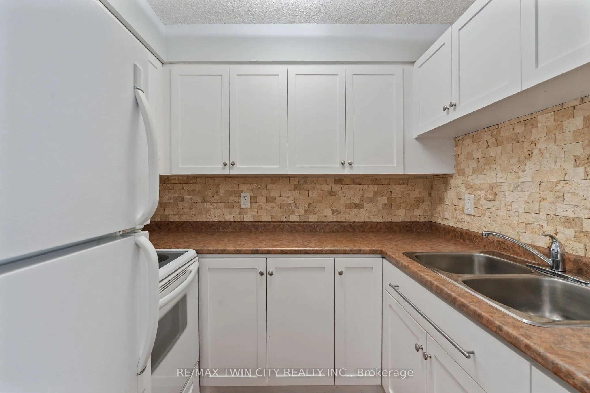 225 HARVARD Place Avenue E, #611