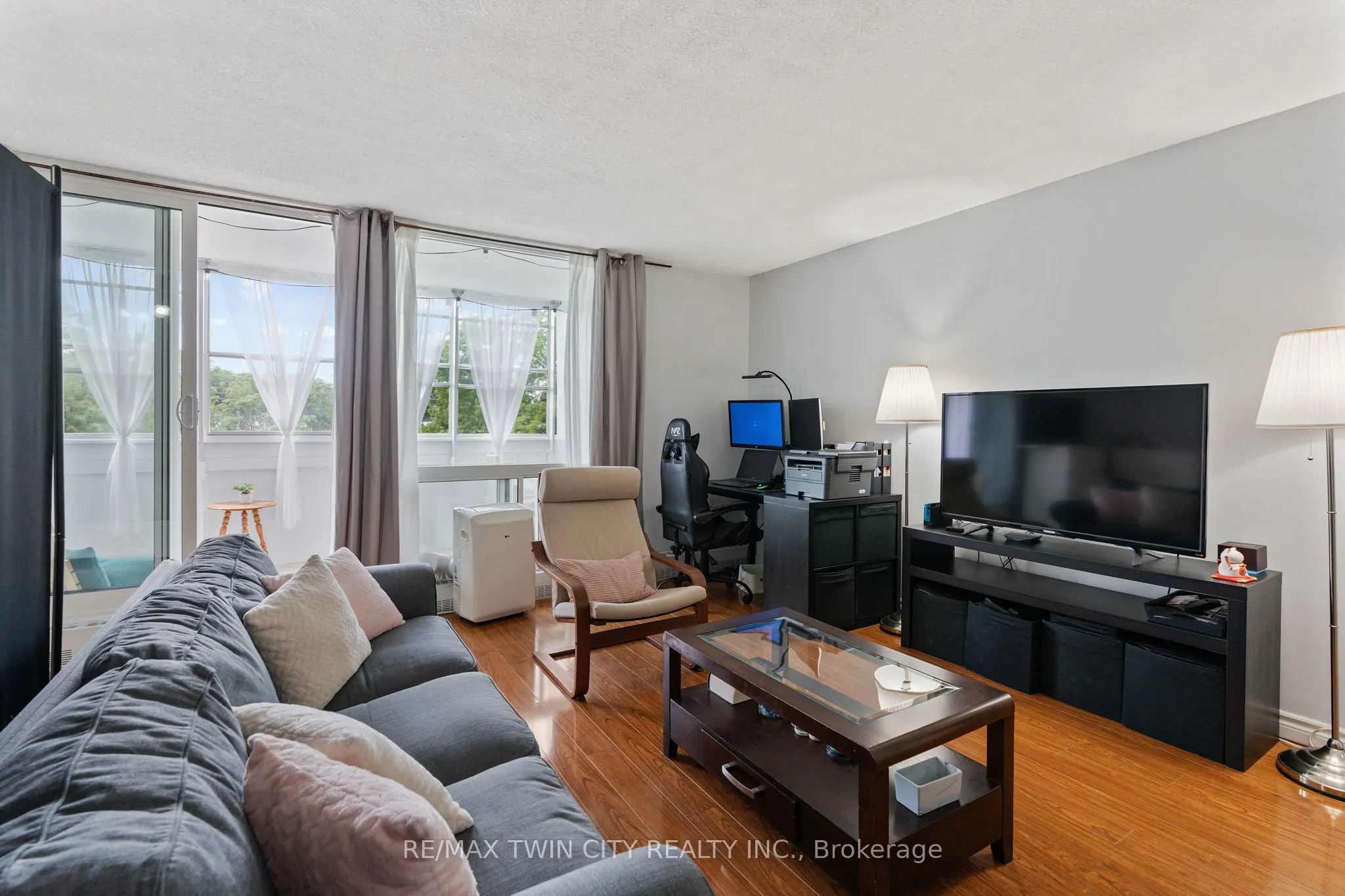 225 HARVARD Place Avenue E, #611