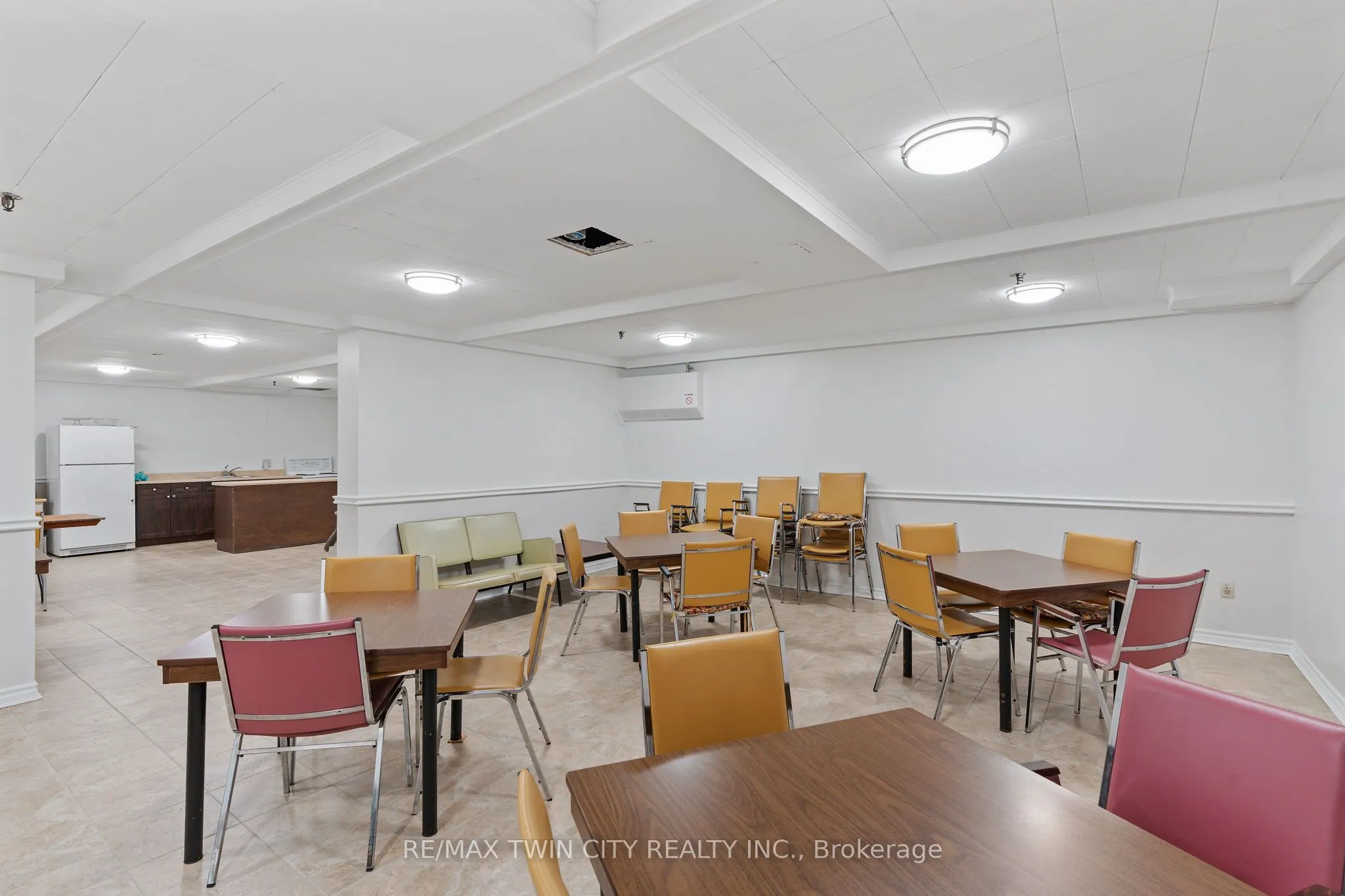 225 HARVARD Place Avenue E, #611