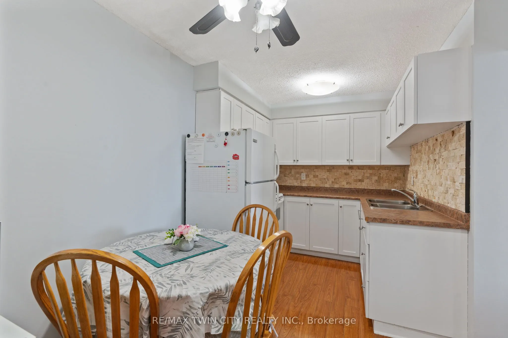225 HARVARD Place Avenue E, #611