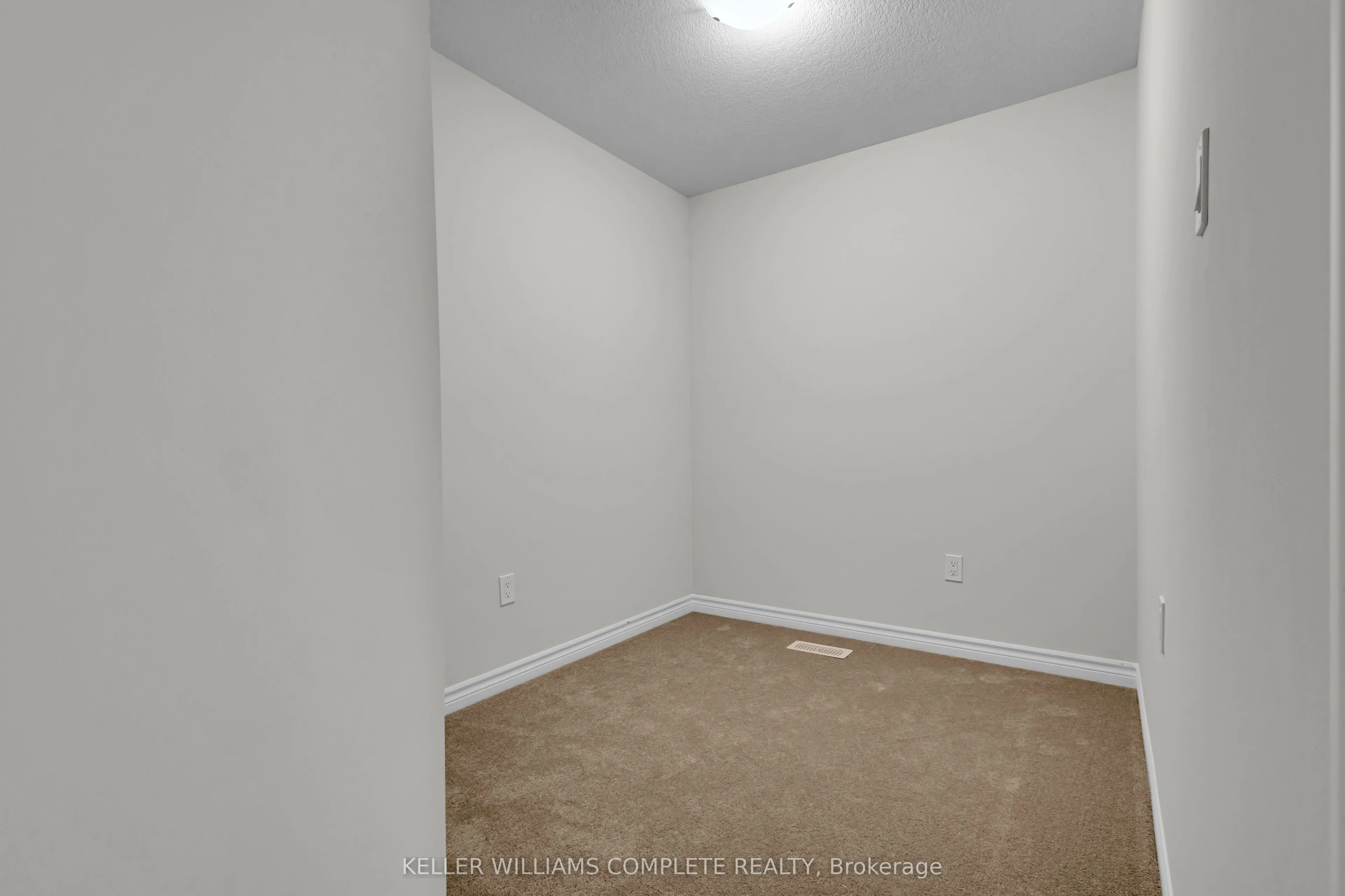 677 Park Road N, #147