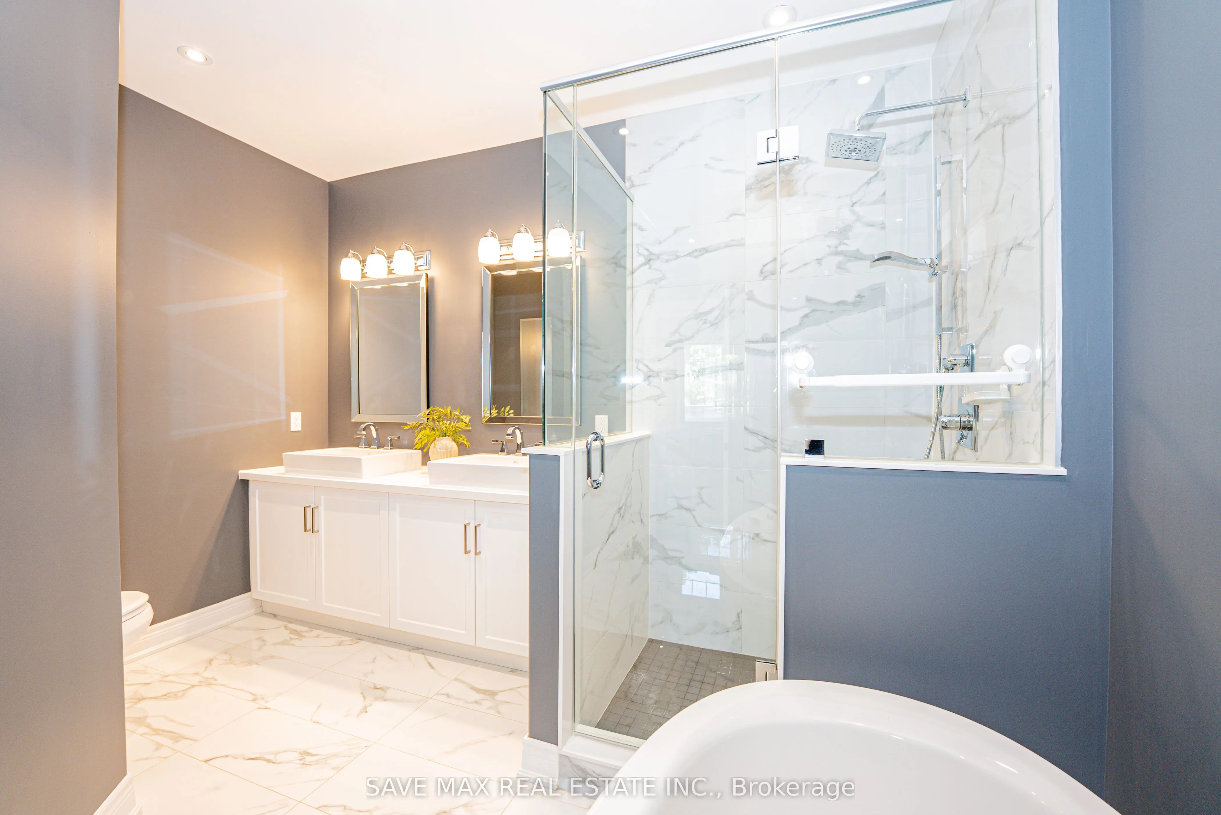 2848 King Street, #11