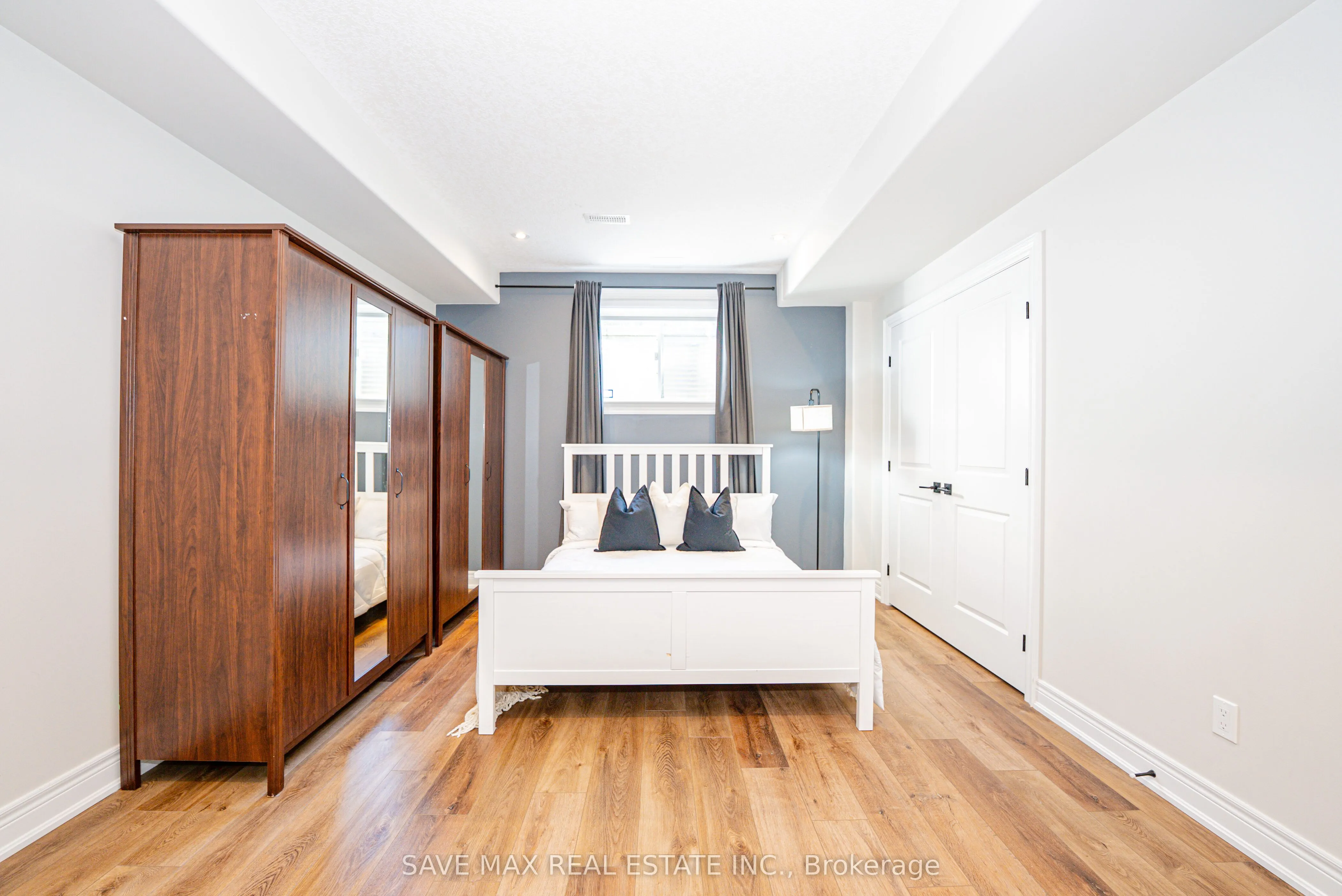 2848 King Street, #11