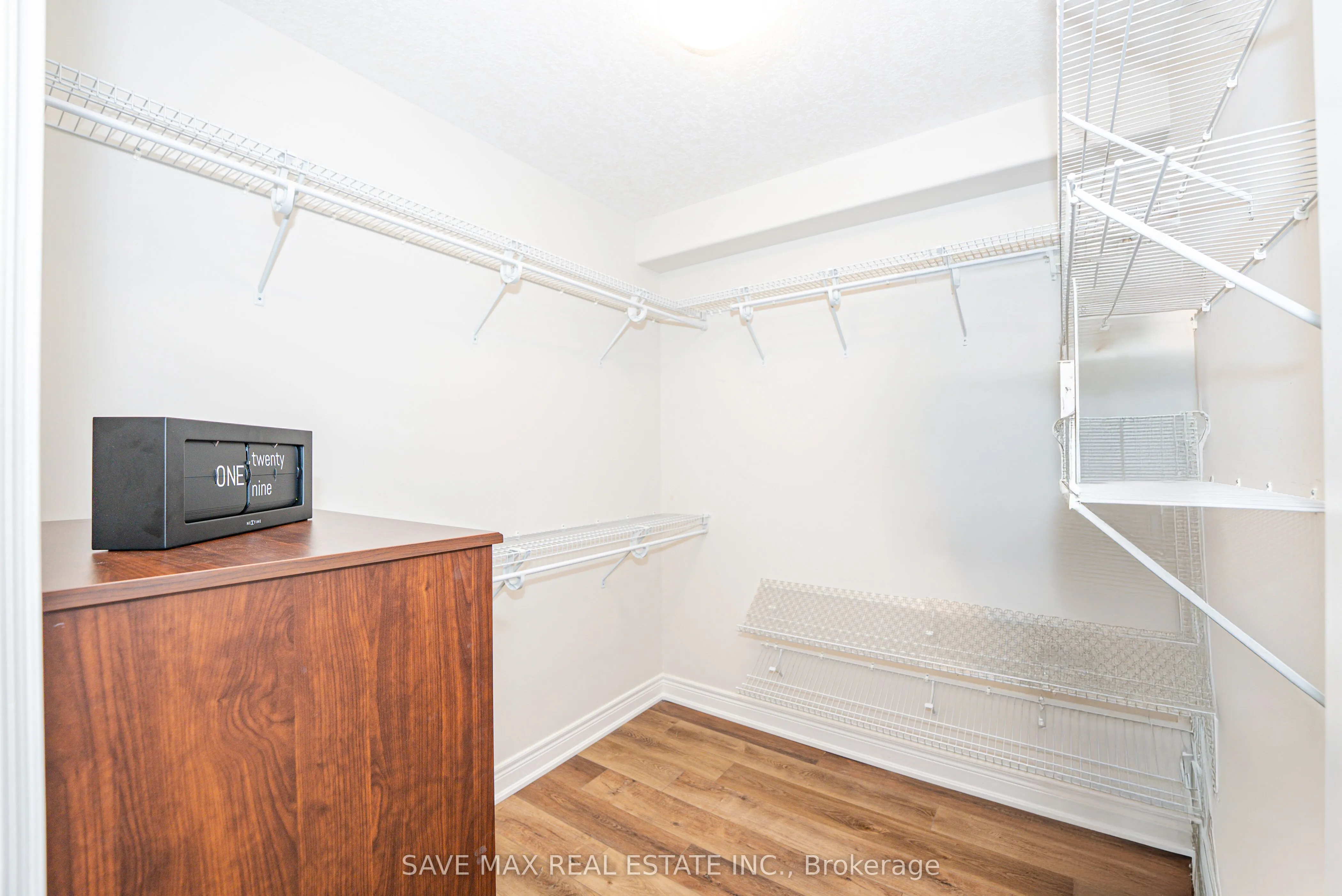 2848 King Street, #11