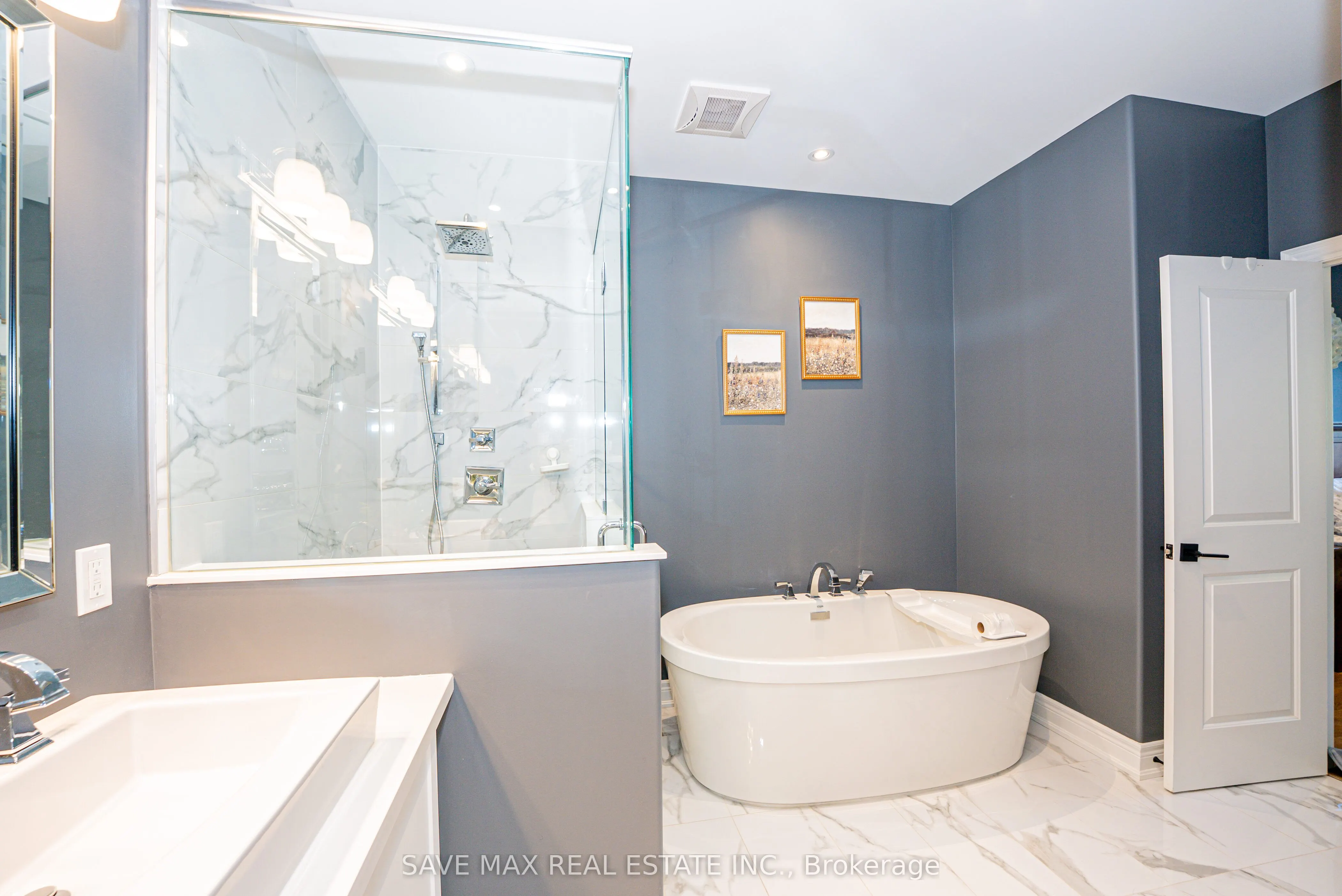 2848 King Street, #11