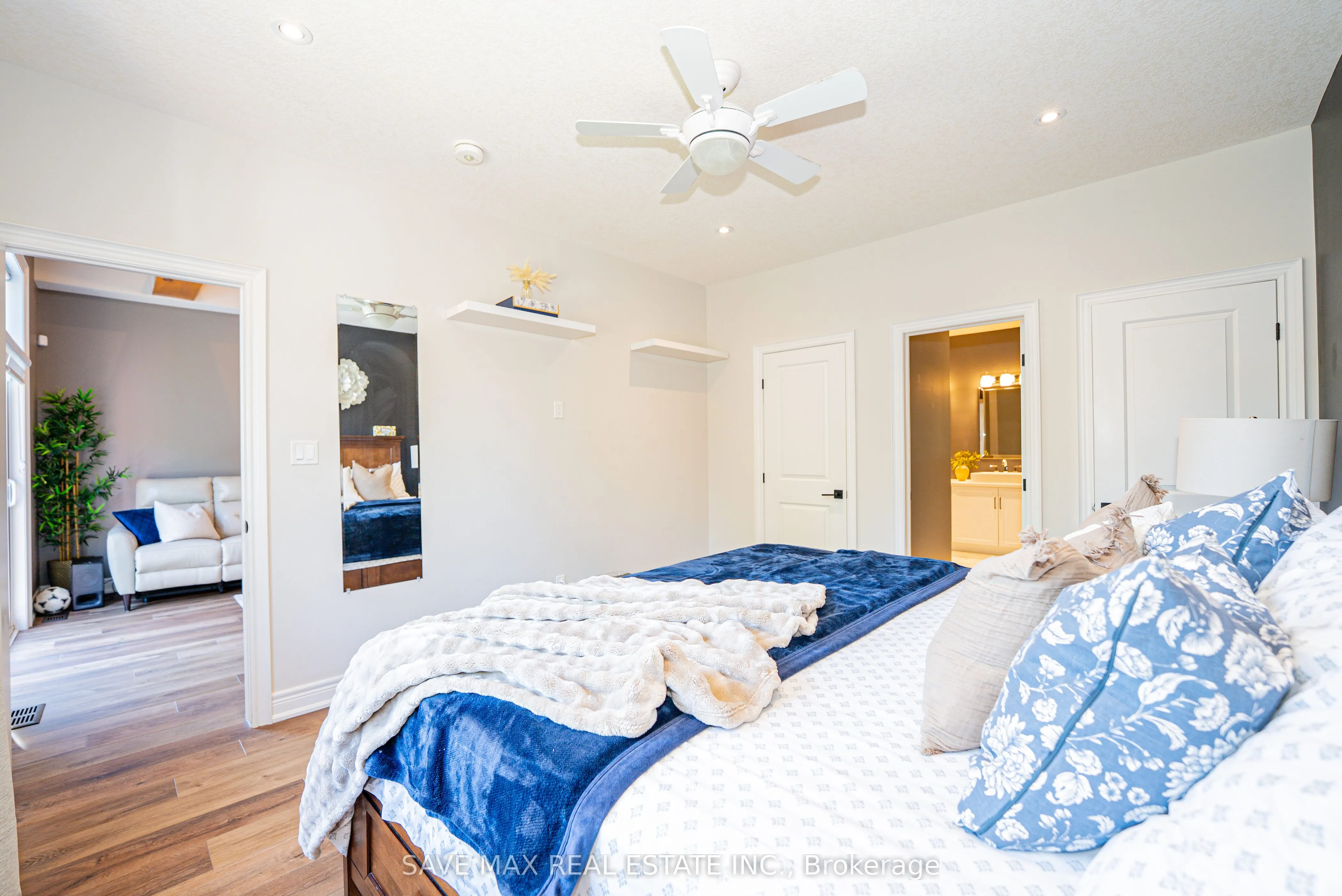 2848 King Street, #11