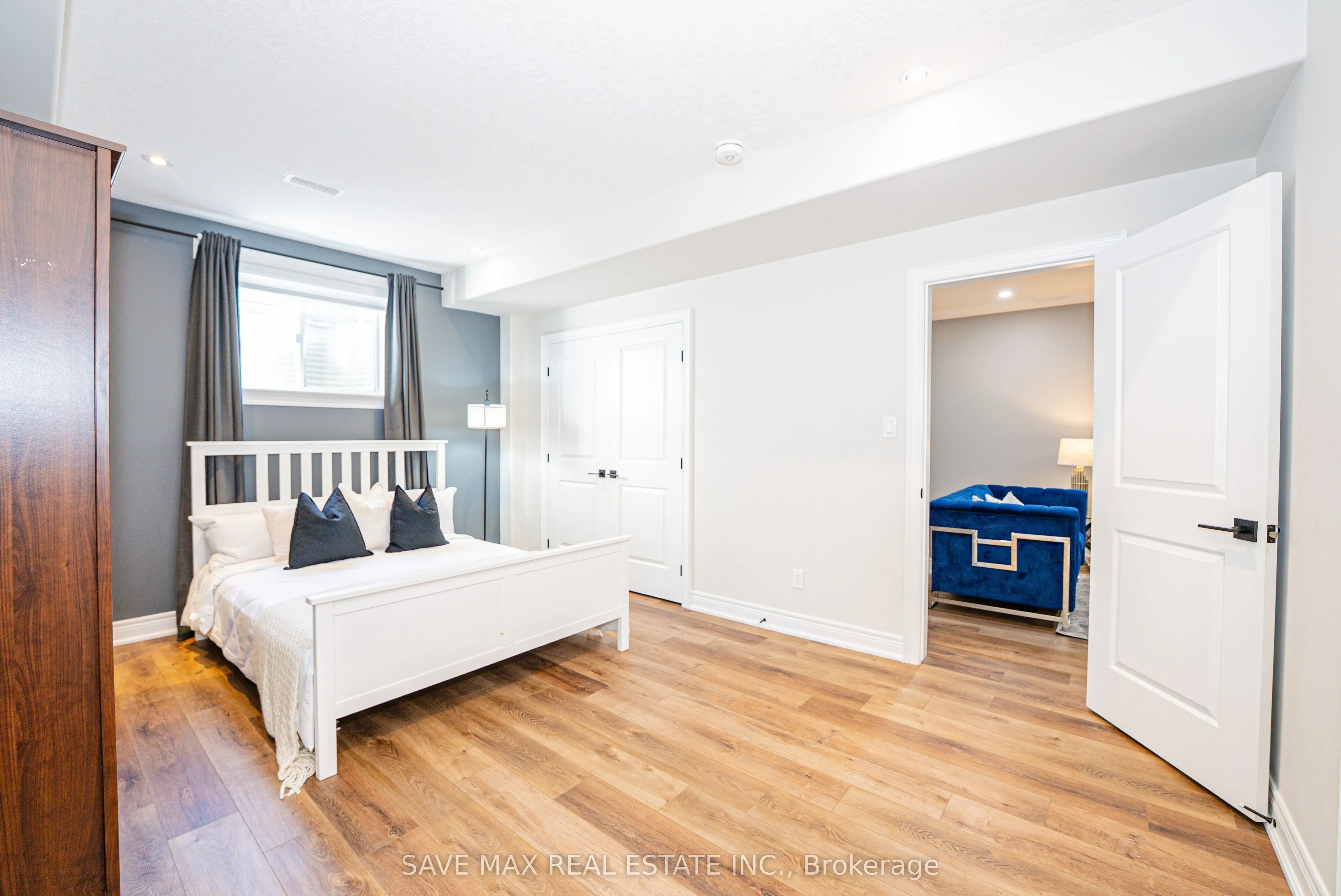 2848 King Street, #11