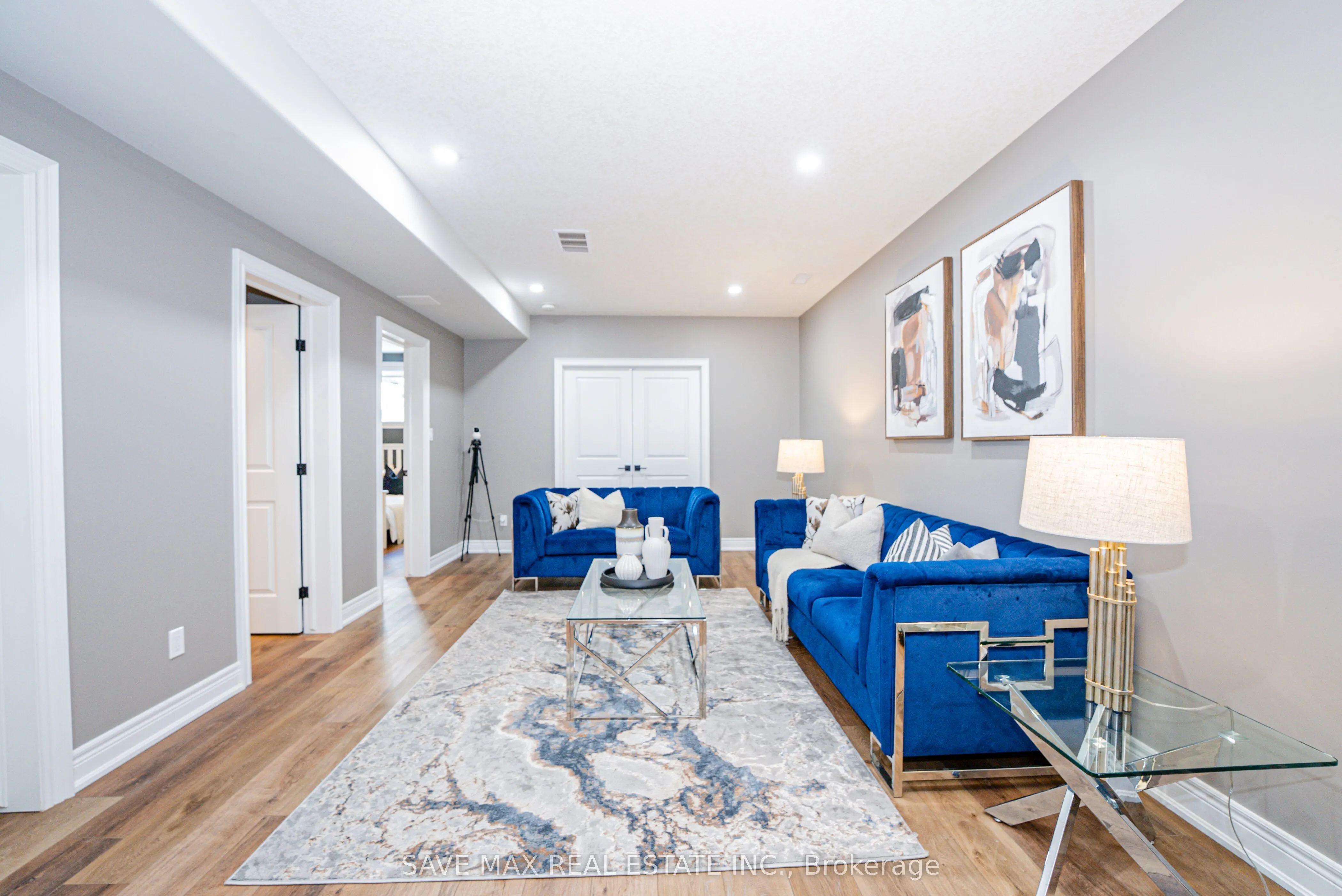 2848 King Street, #11