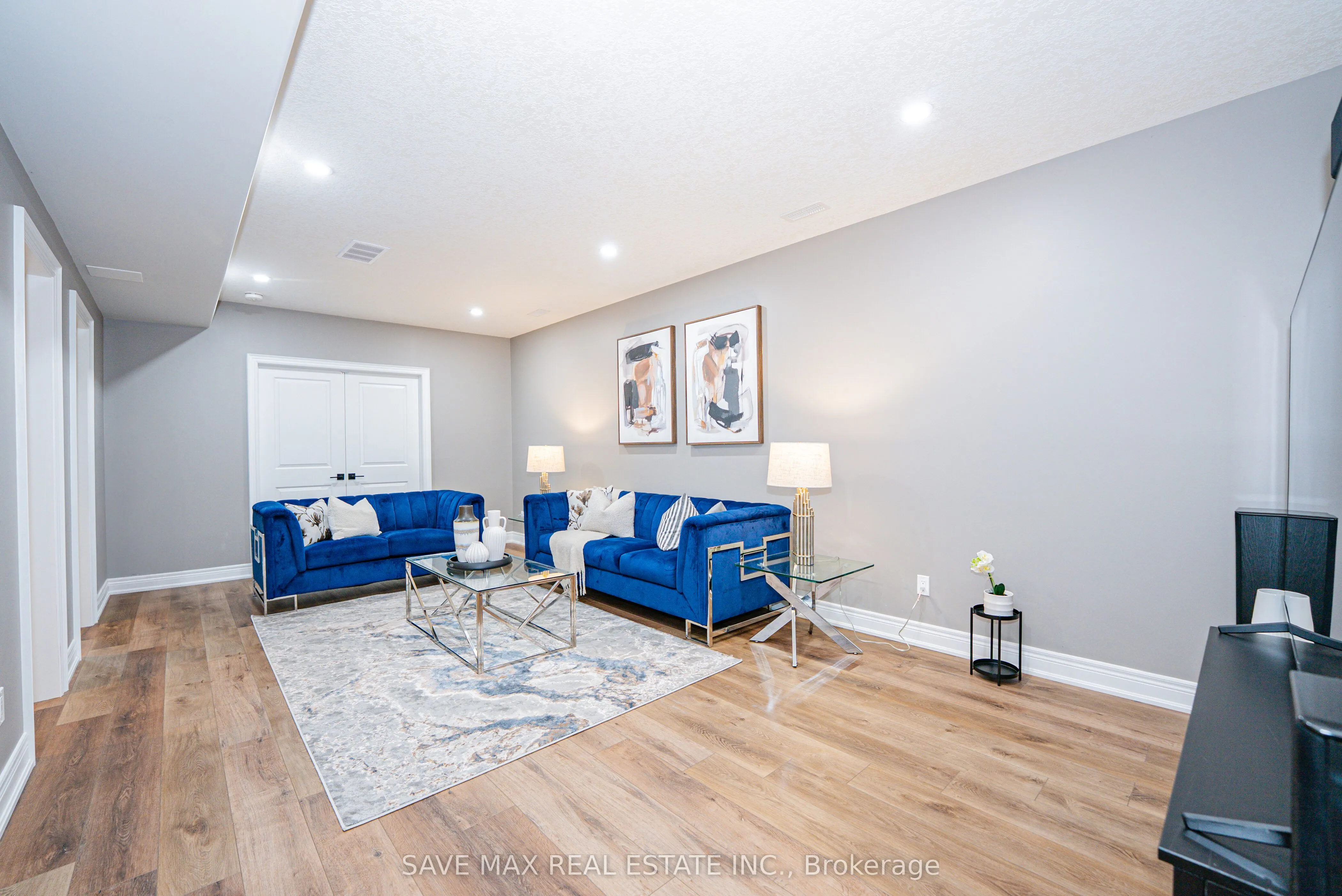 2848 King Street, #11