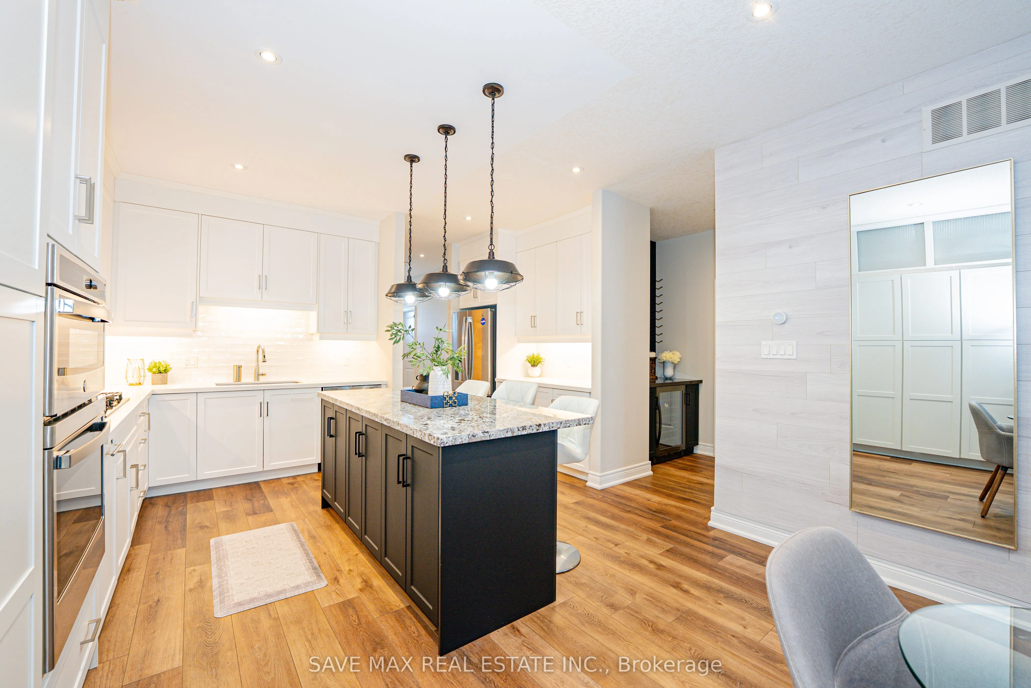 2848 King Street, #11
