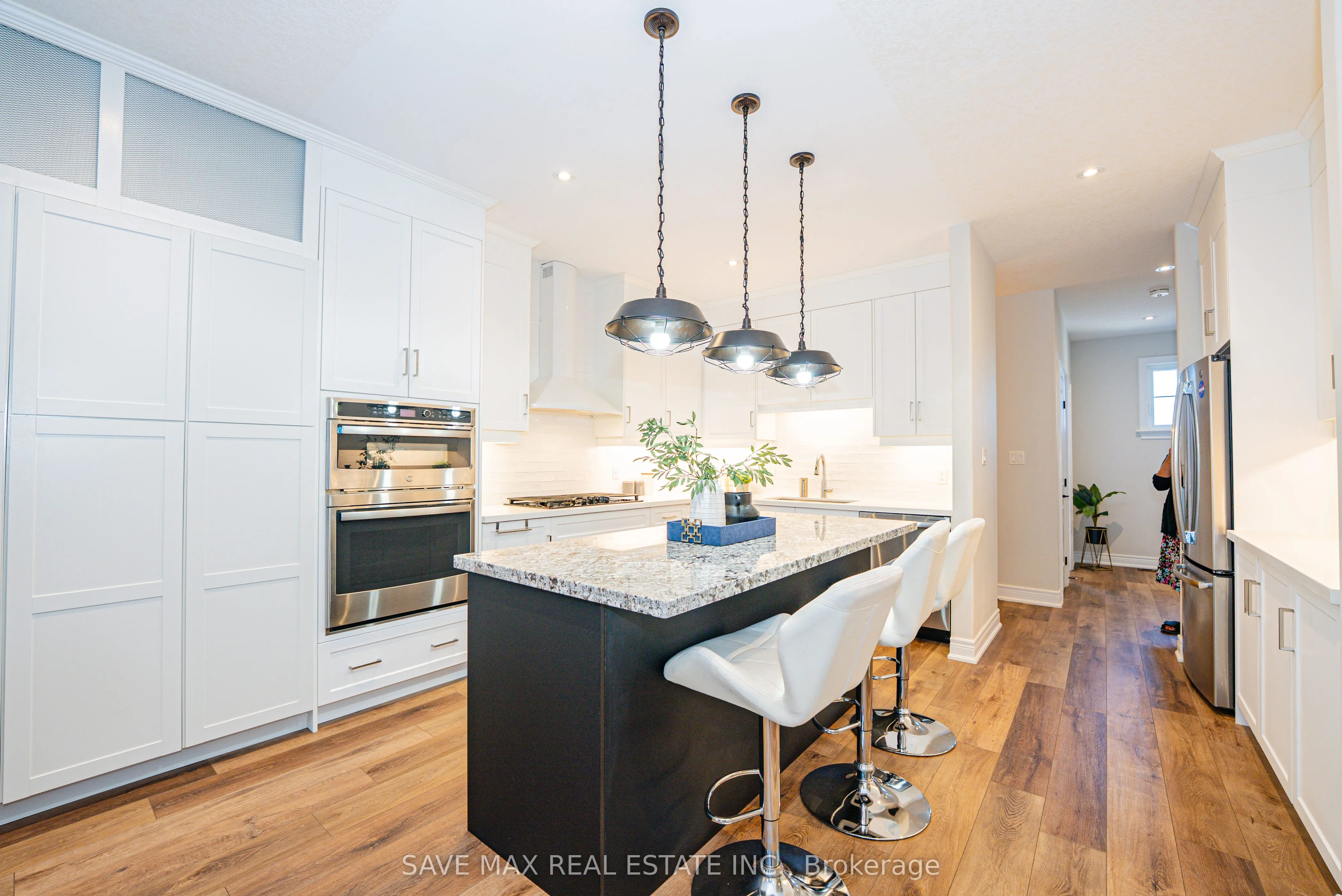 2848 King Street, #11
