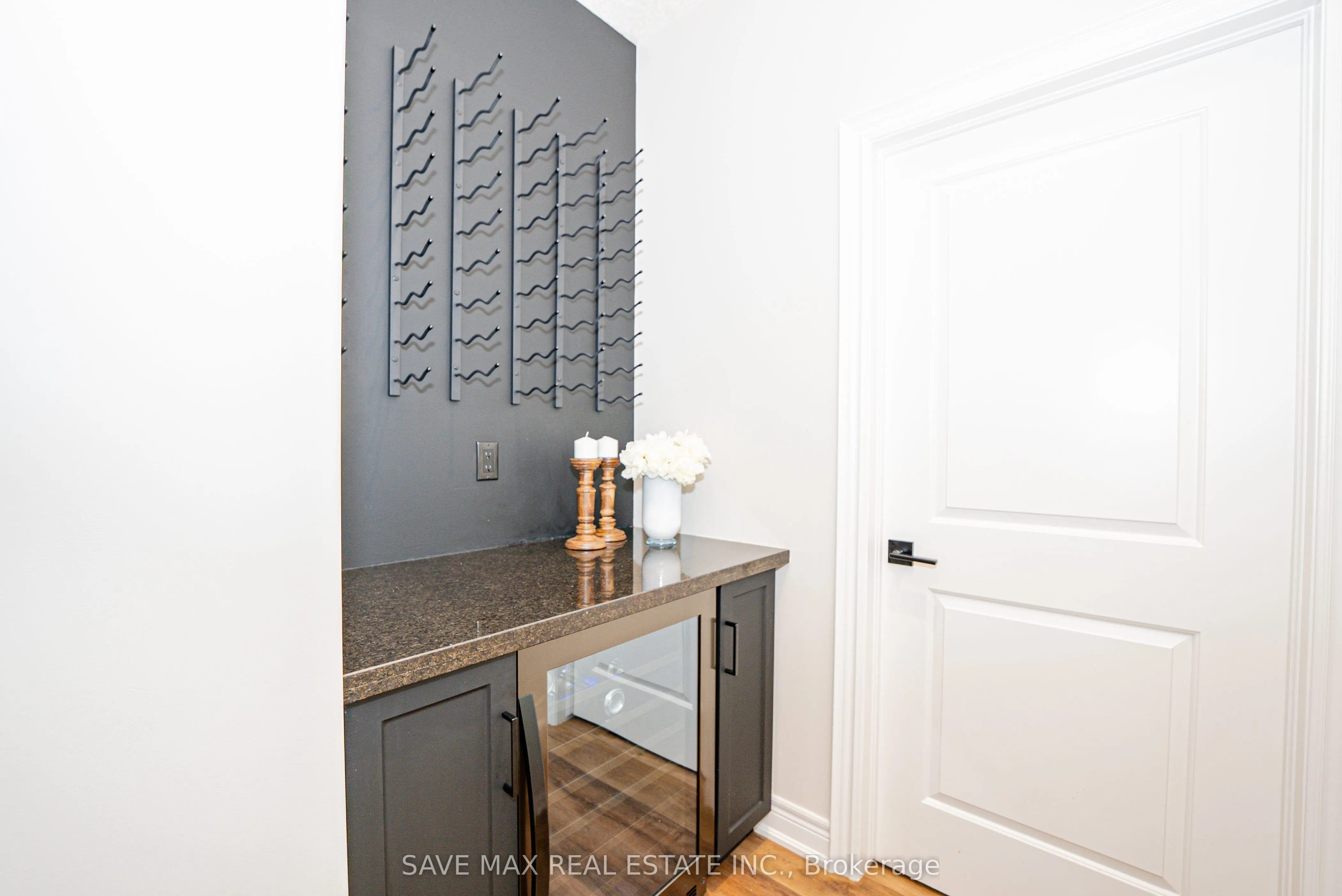 2848 King Street, #11