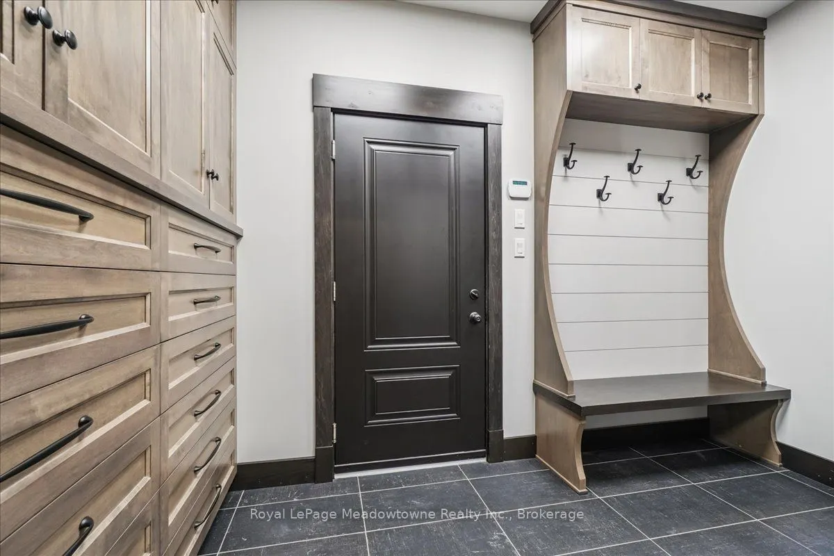 8837 Wellington Road 124