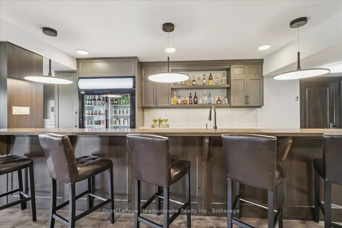 8837 Wellington Road 124