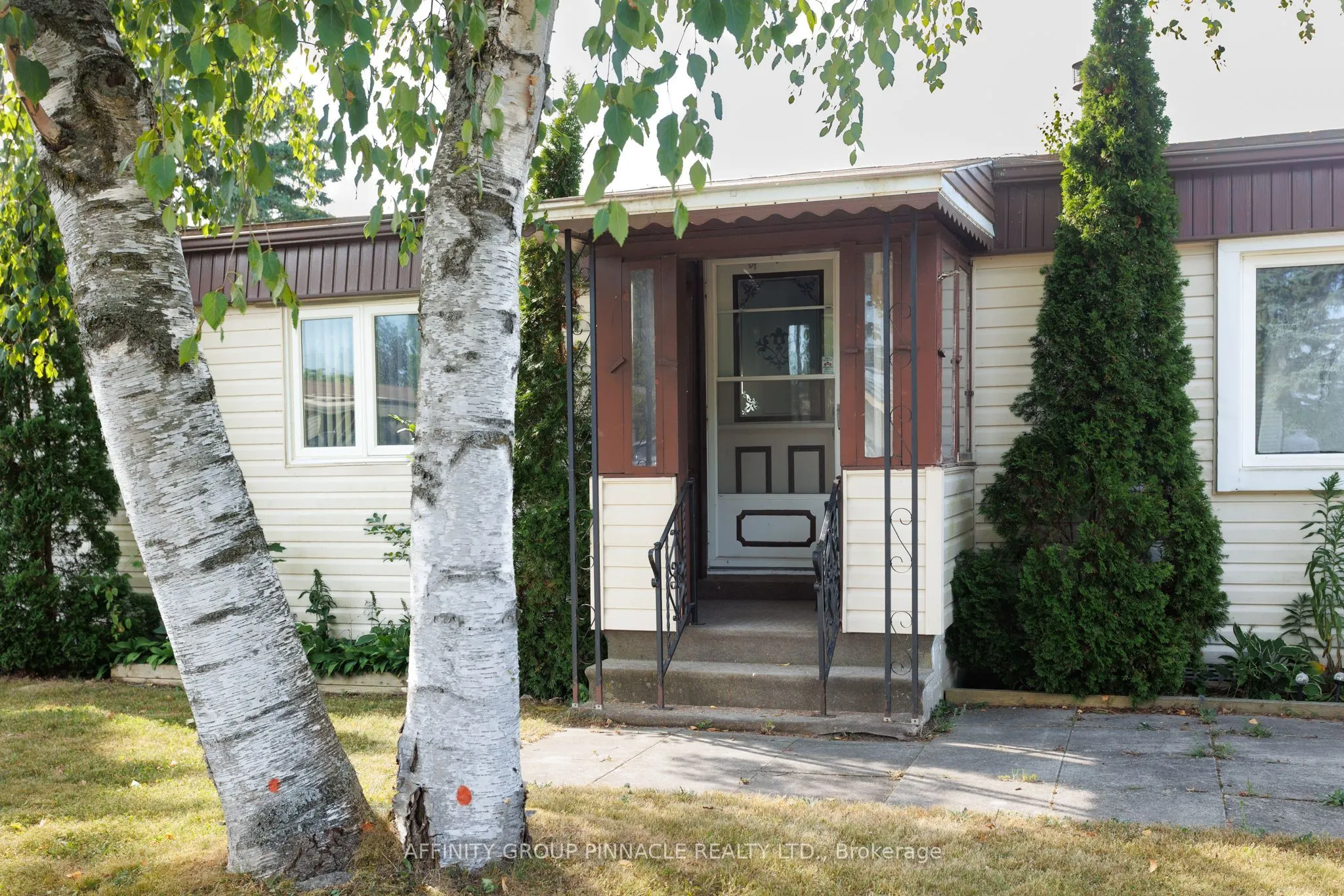 15 Circle Drive