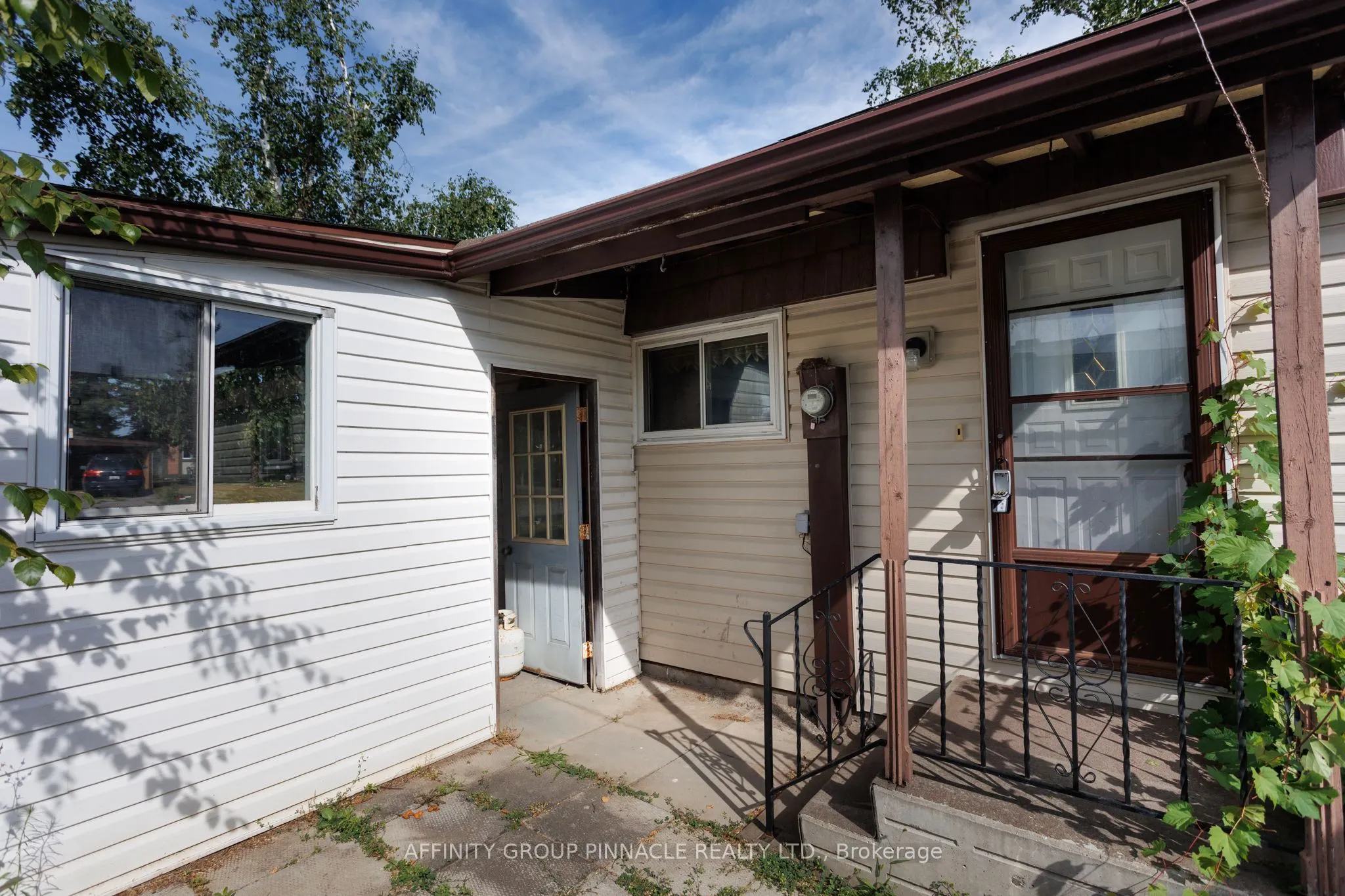 15 Circle Drive