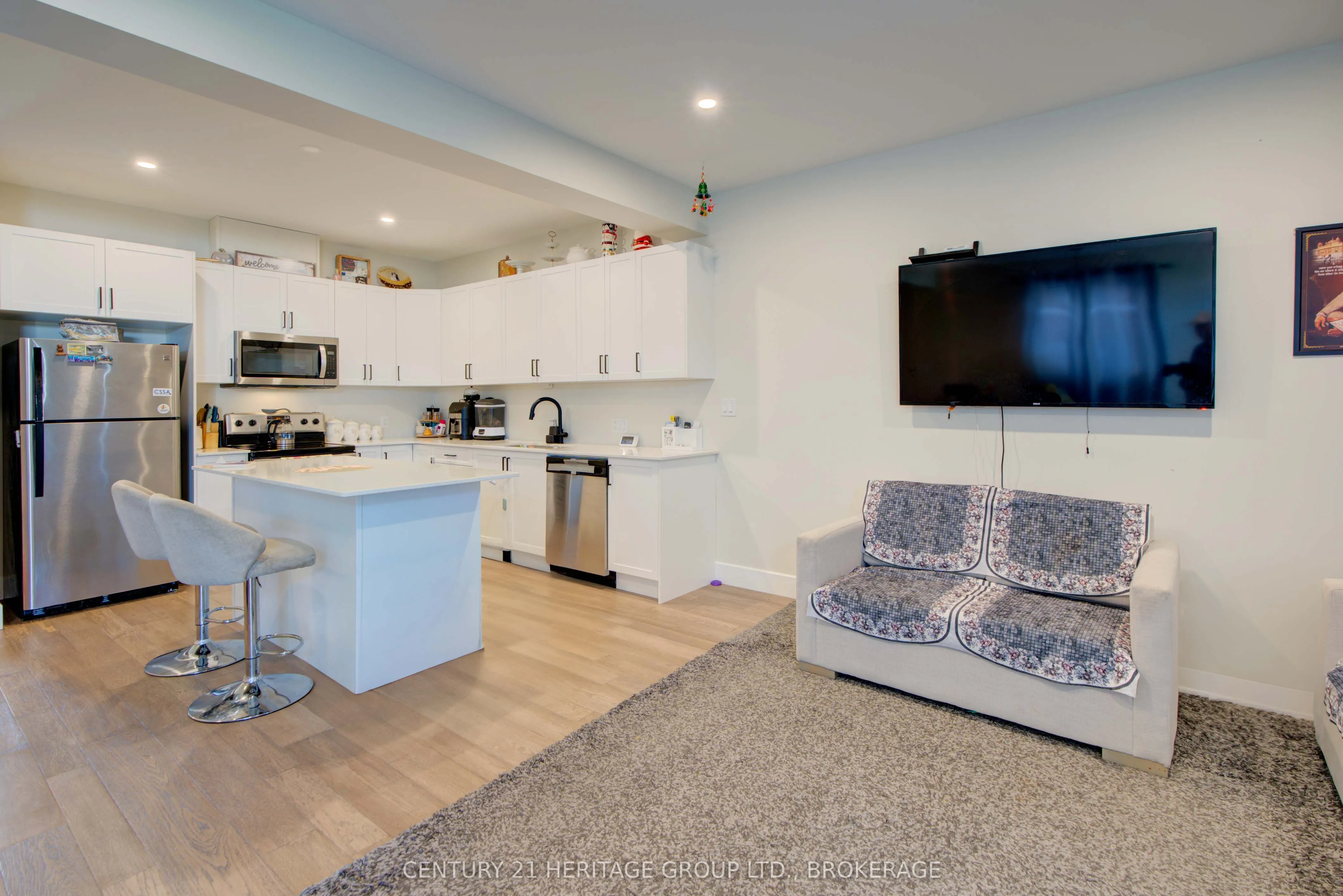28 Dusenbury Drive