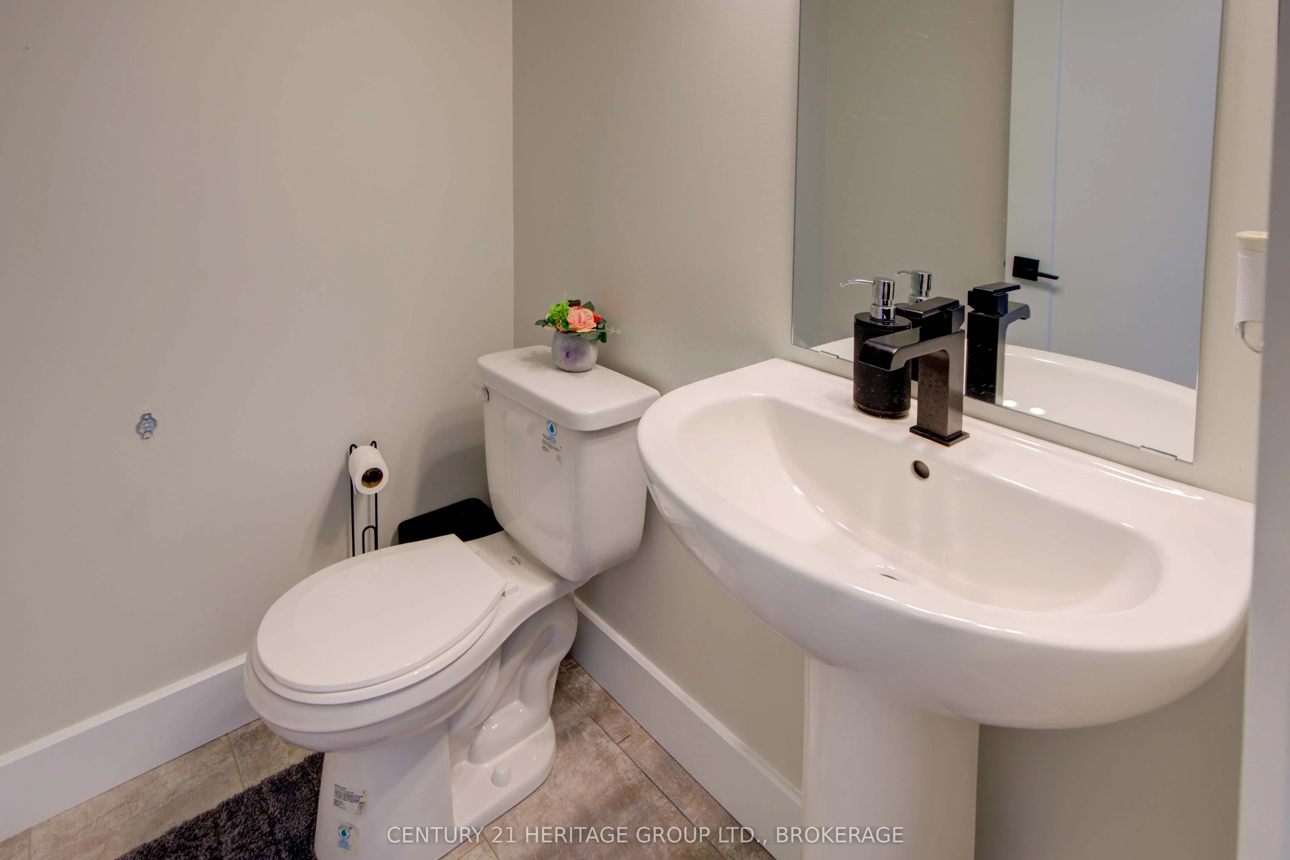 28 Dusenbury Drive