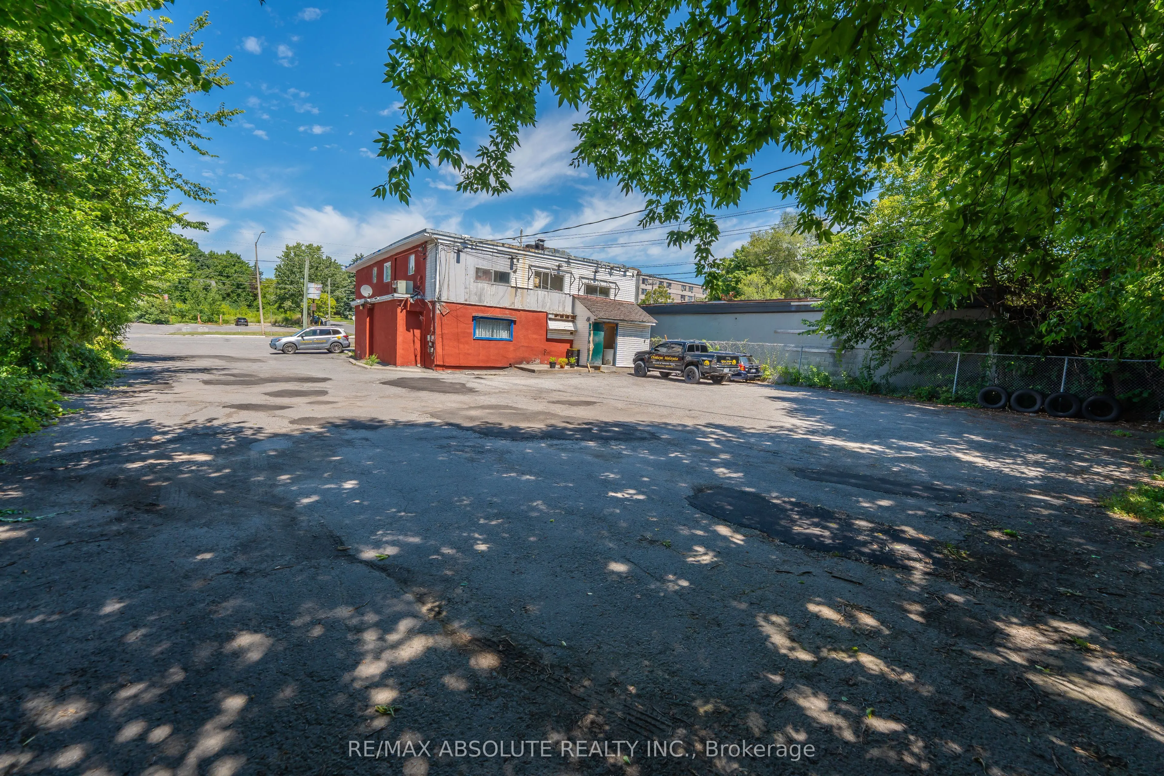 1690 Montreal Road