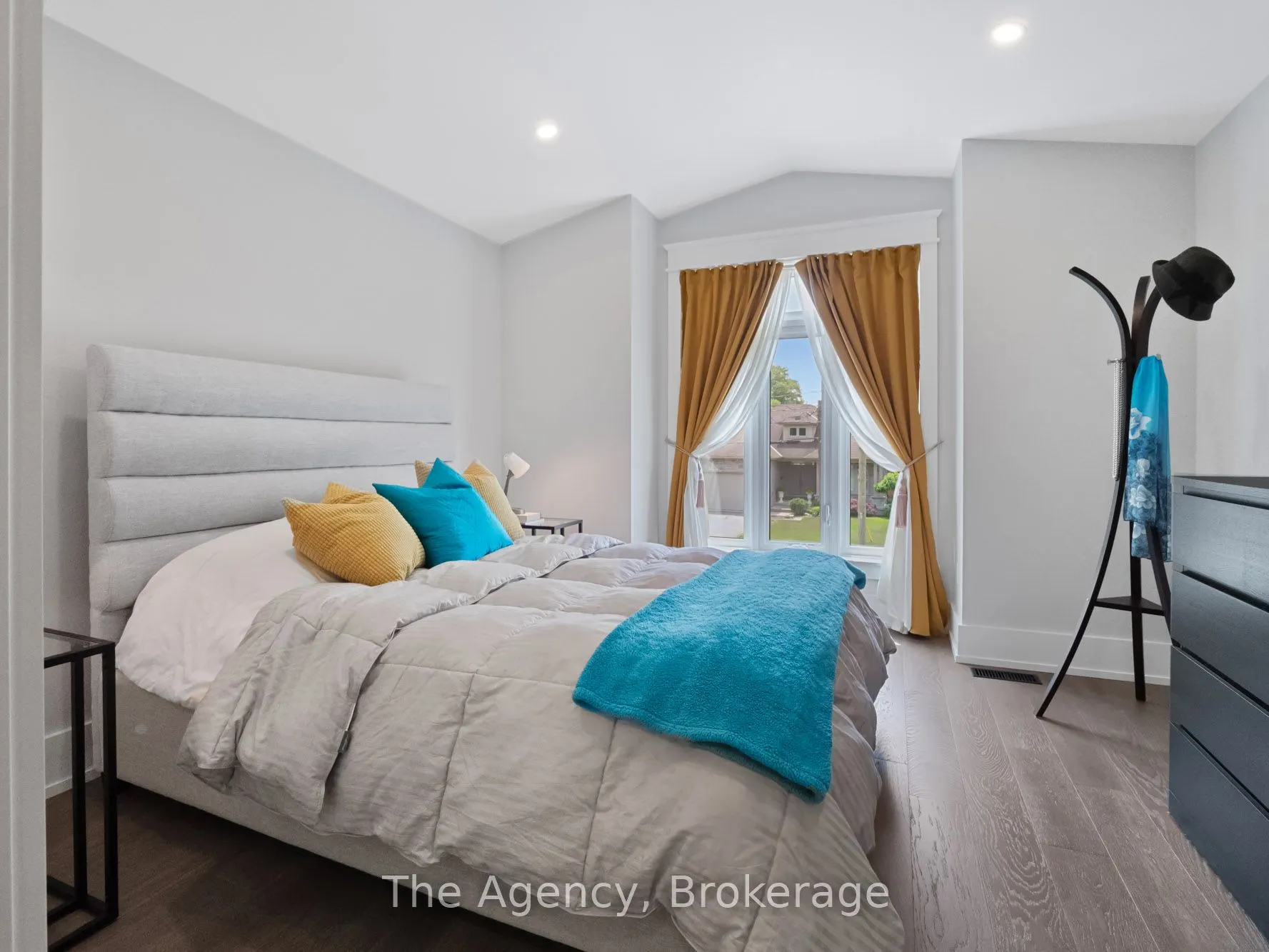 40 TOPHAM Boulevard