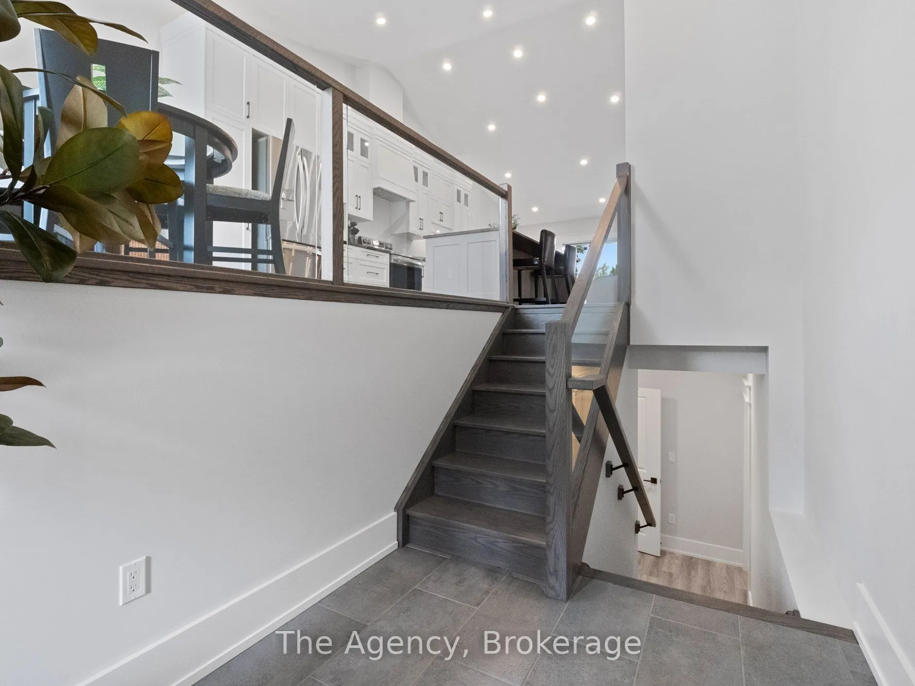 40 TOPHAM Boulevard