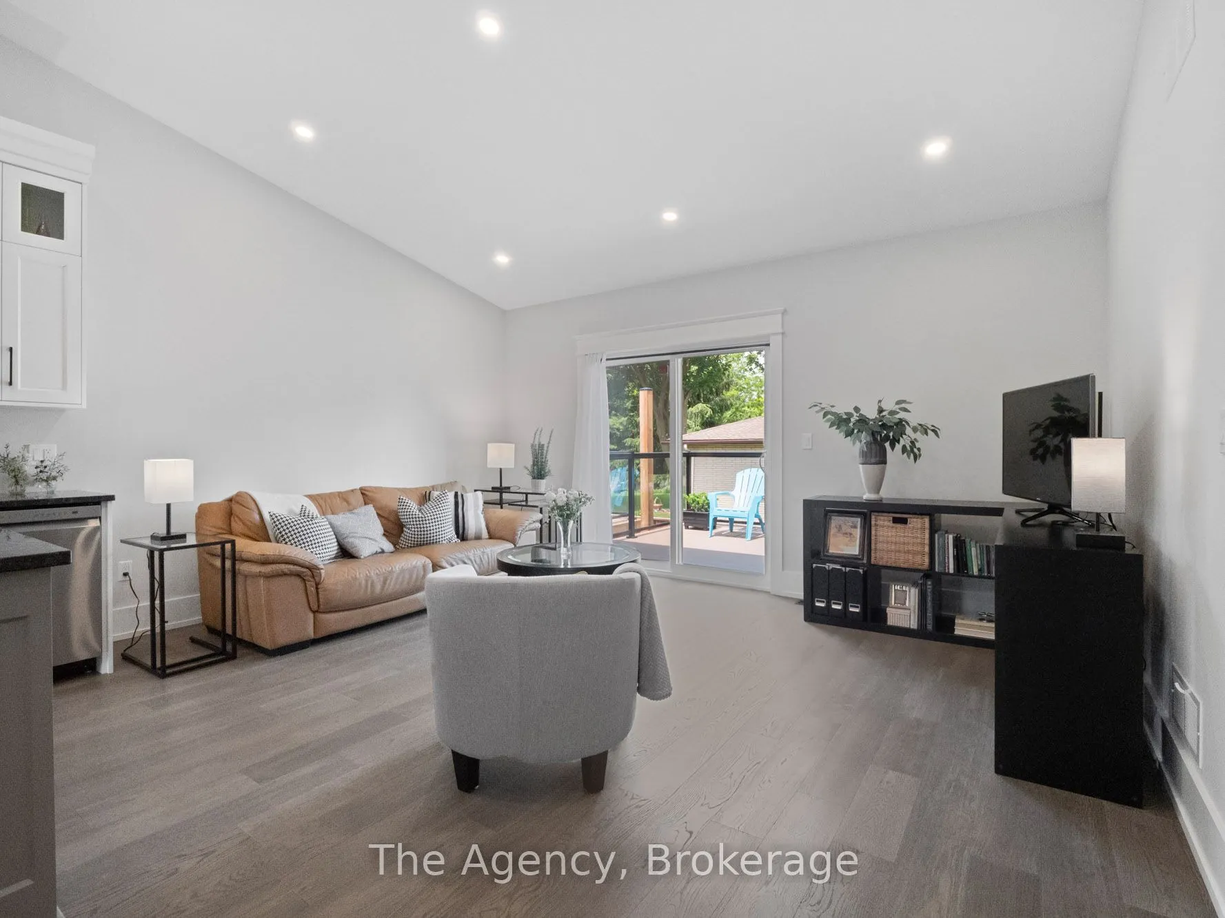 40 TOPHAM Boulevard