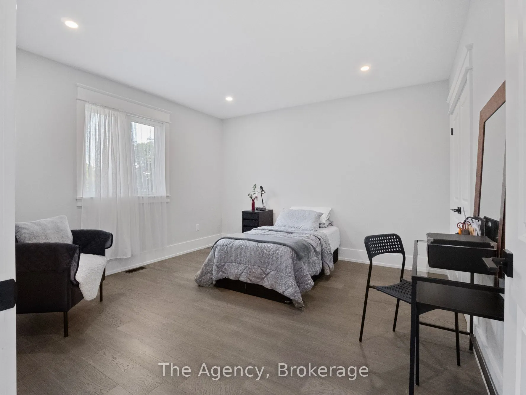 40 TOPHAM Boulevard