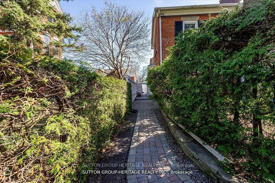 99 Bridge Street E, #5