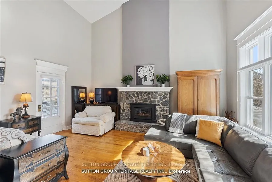 99 Bridge Street E, #5