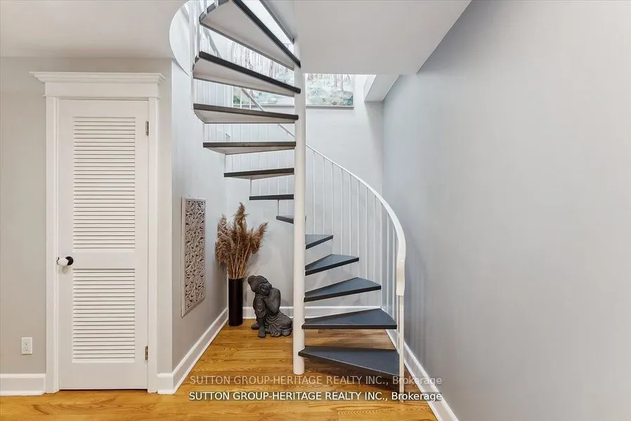 99 Bridge Street E, #5
