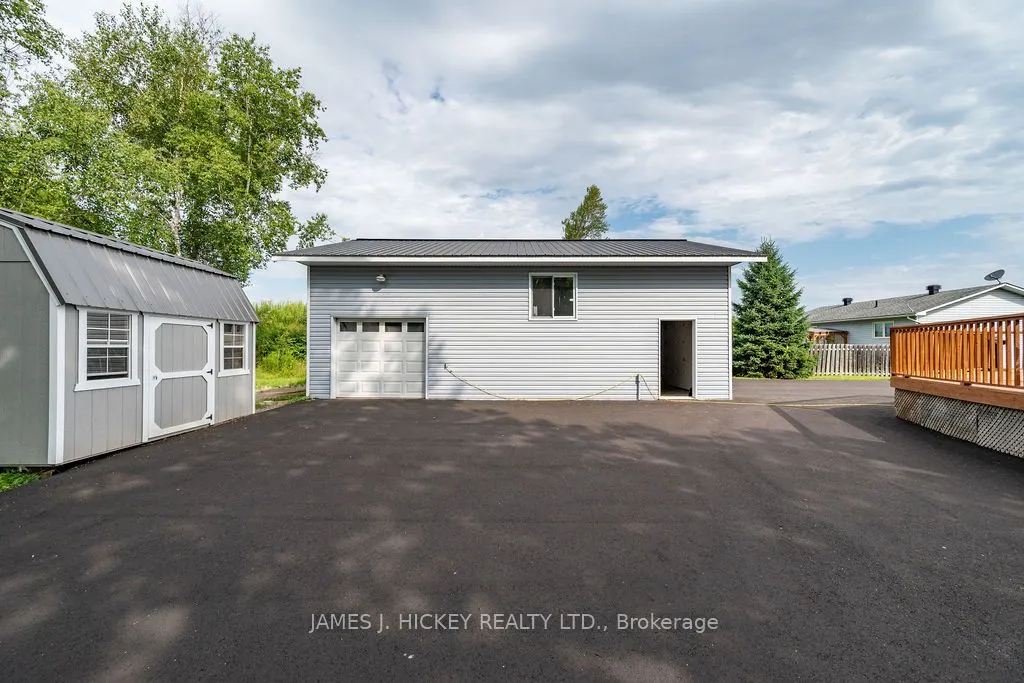 1108 Boundary Road