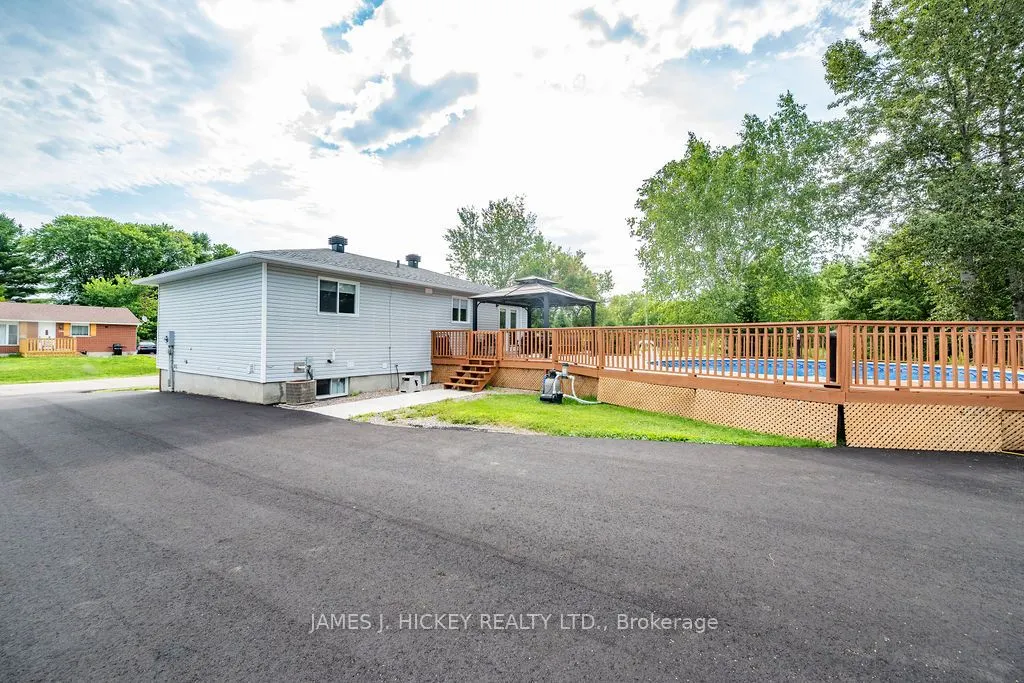 1108 Boundary Road