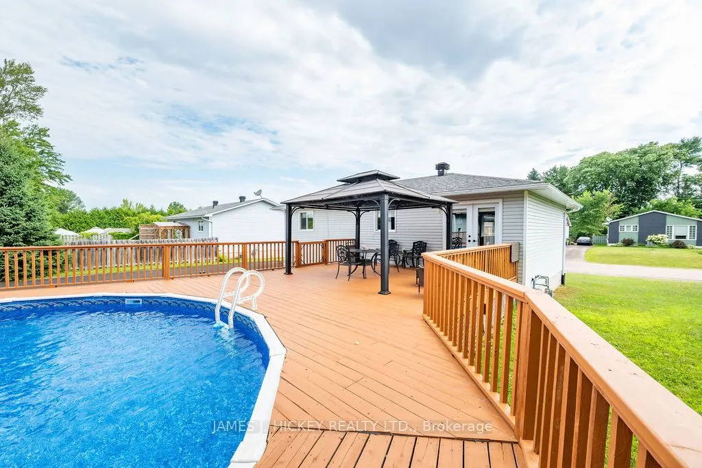 1108 Boundary Road