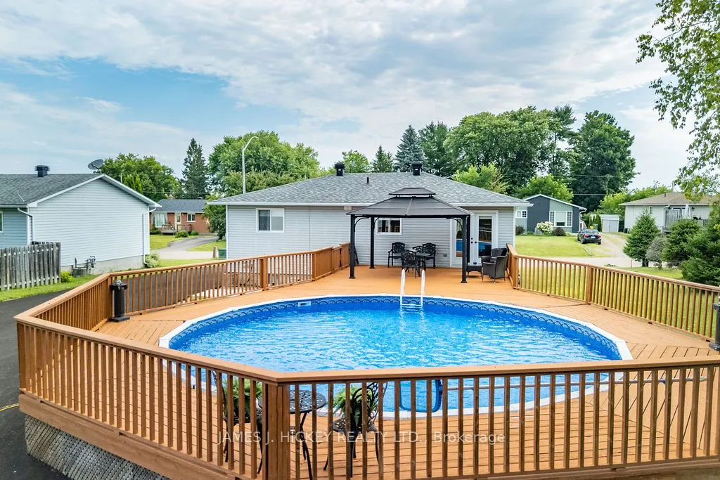 1108 Boundary Road