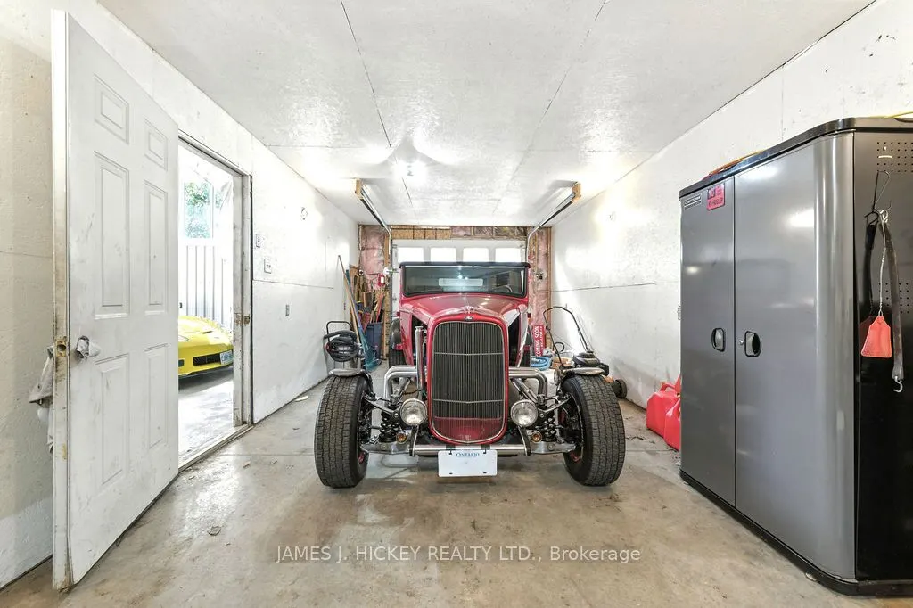 1108 Boundary Road
