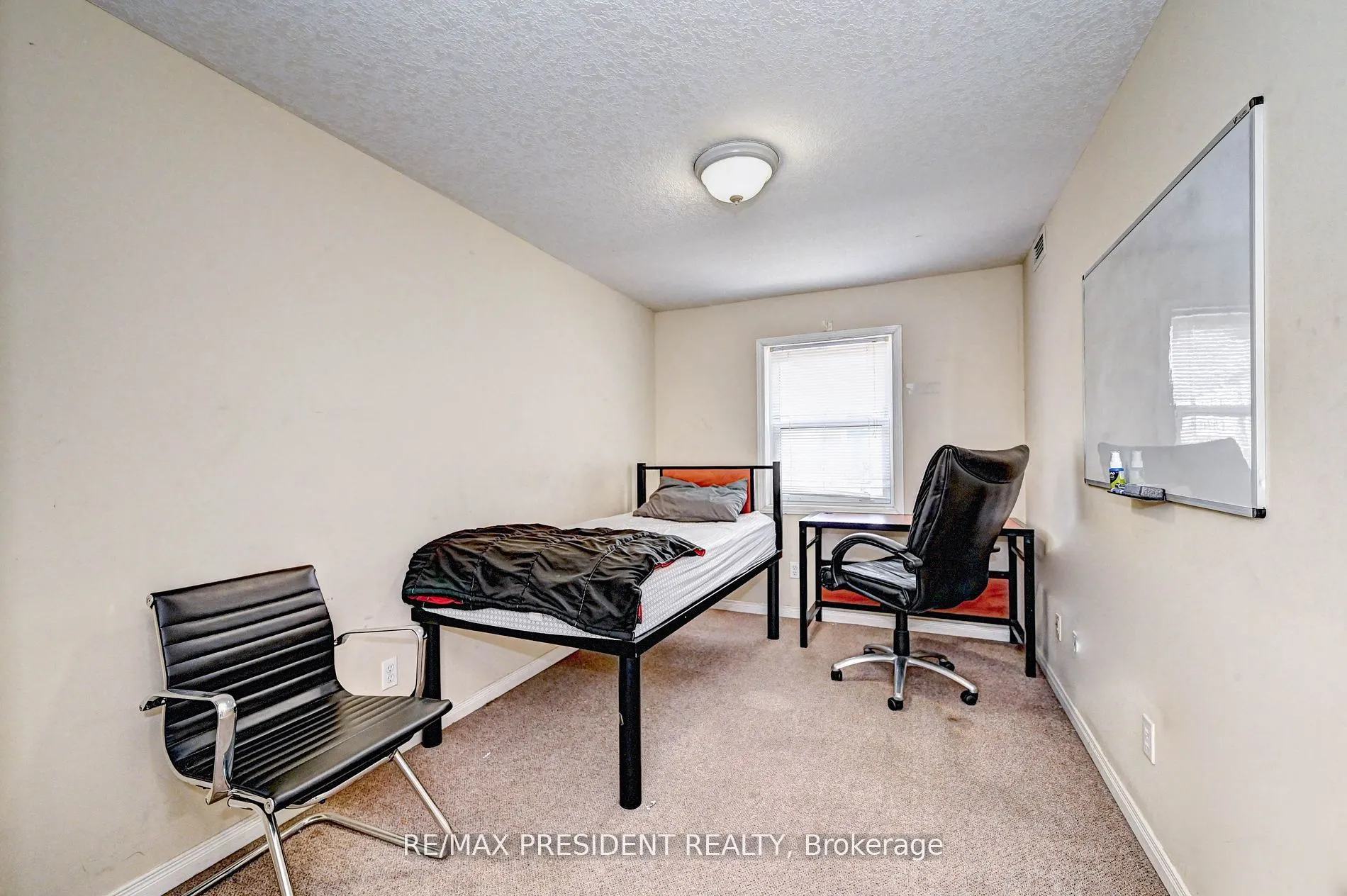 261 Lester Street, #504